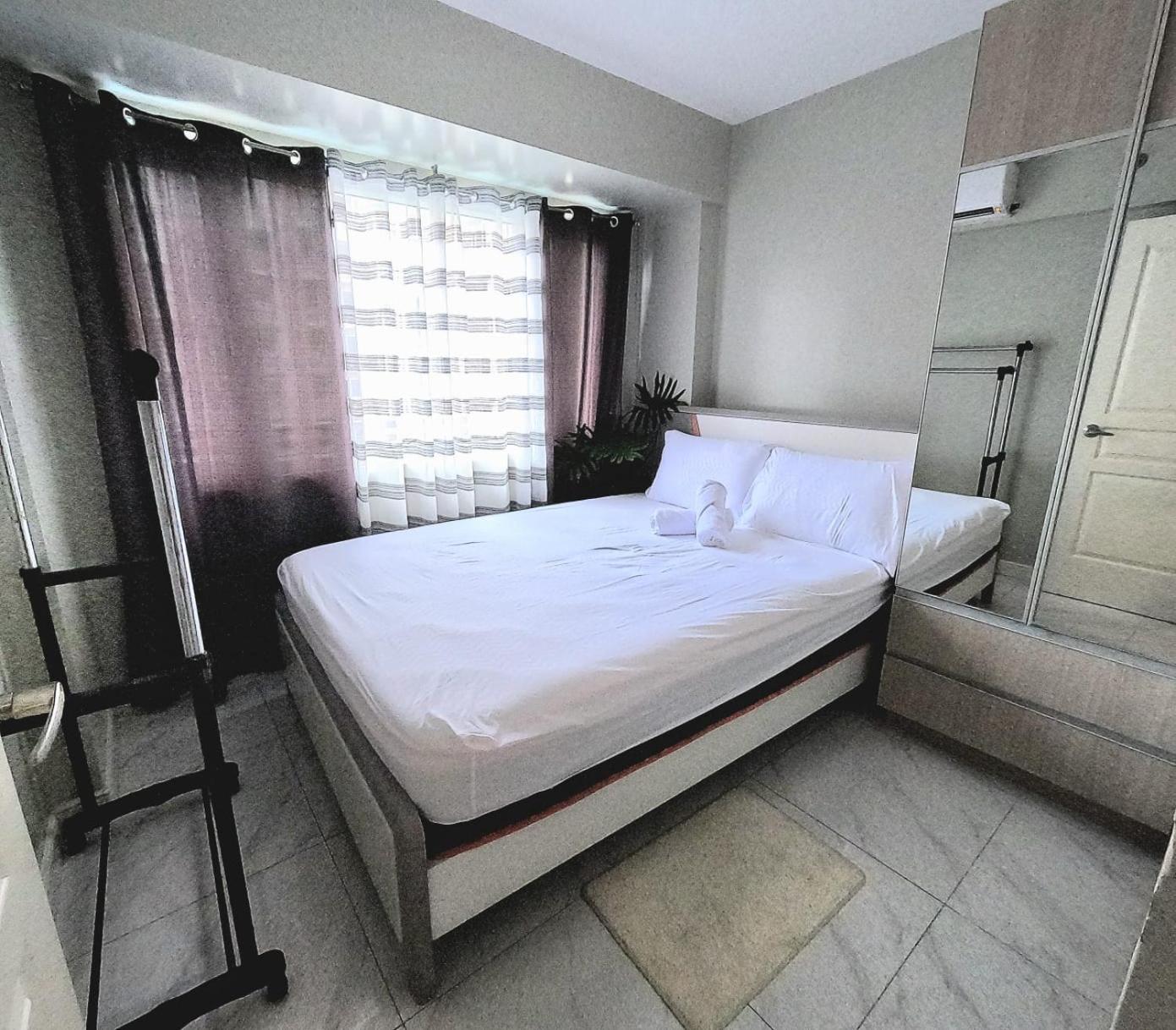 Condotel Nearby Moa With Pool Access