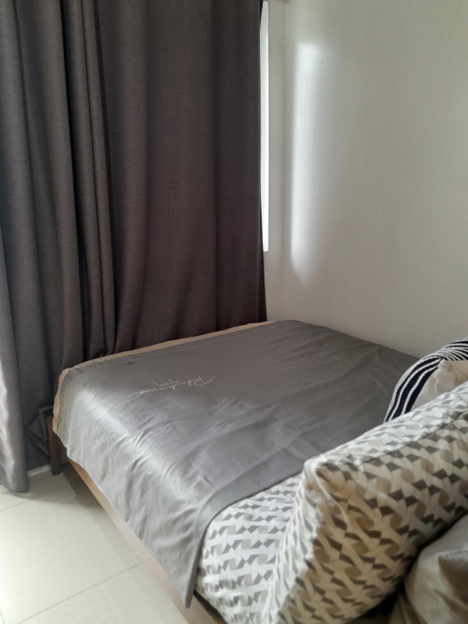 Hostel Dash Shell Residences Manila