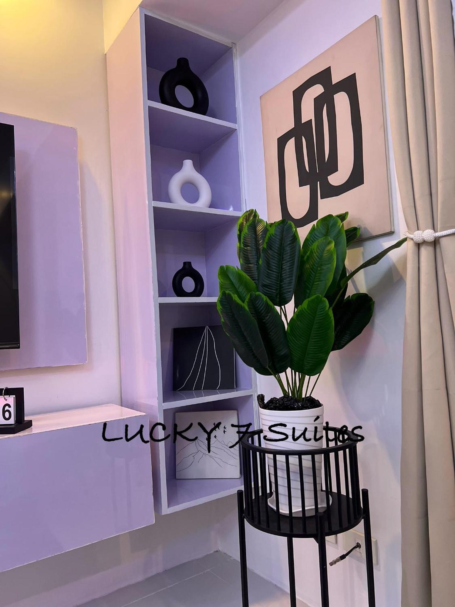 Lucky 7 Apartment *