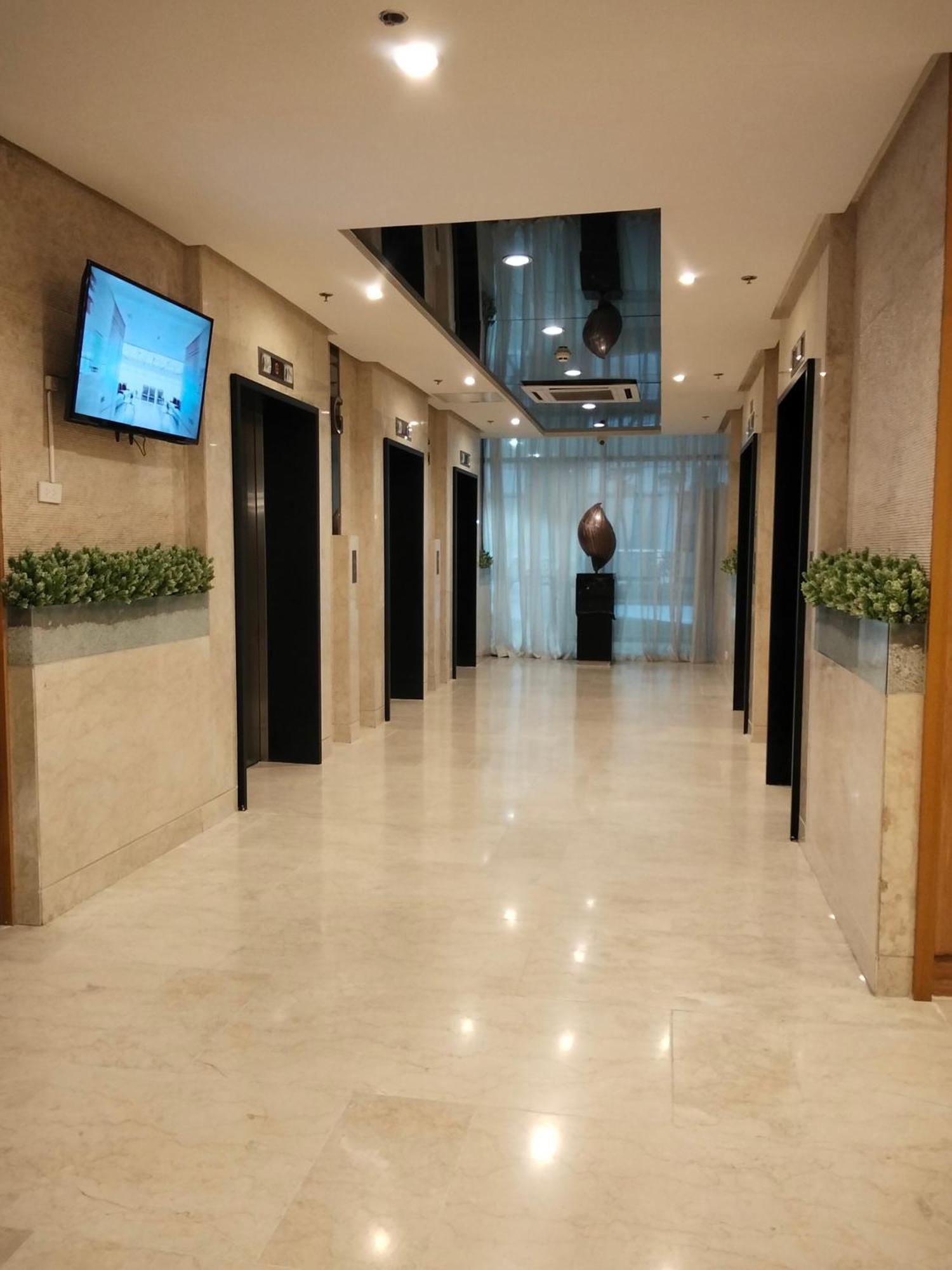 Vsv Luxury Family Staycation Moa Hotel