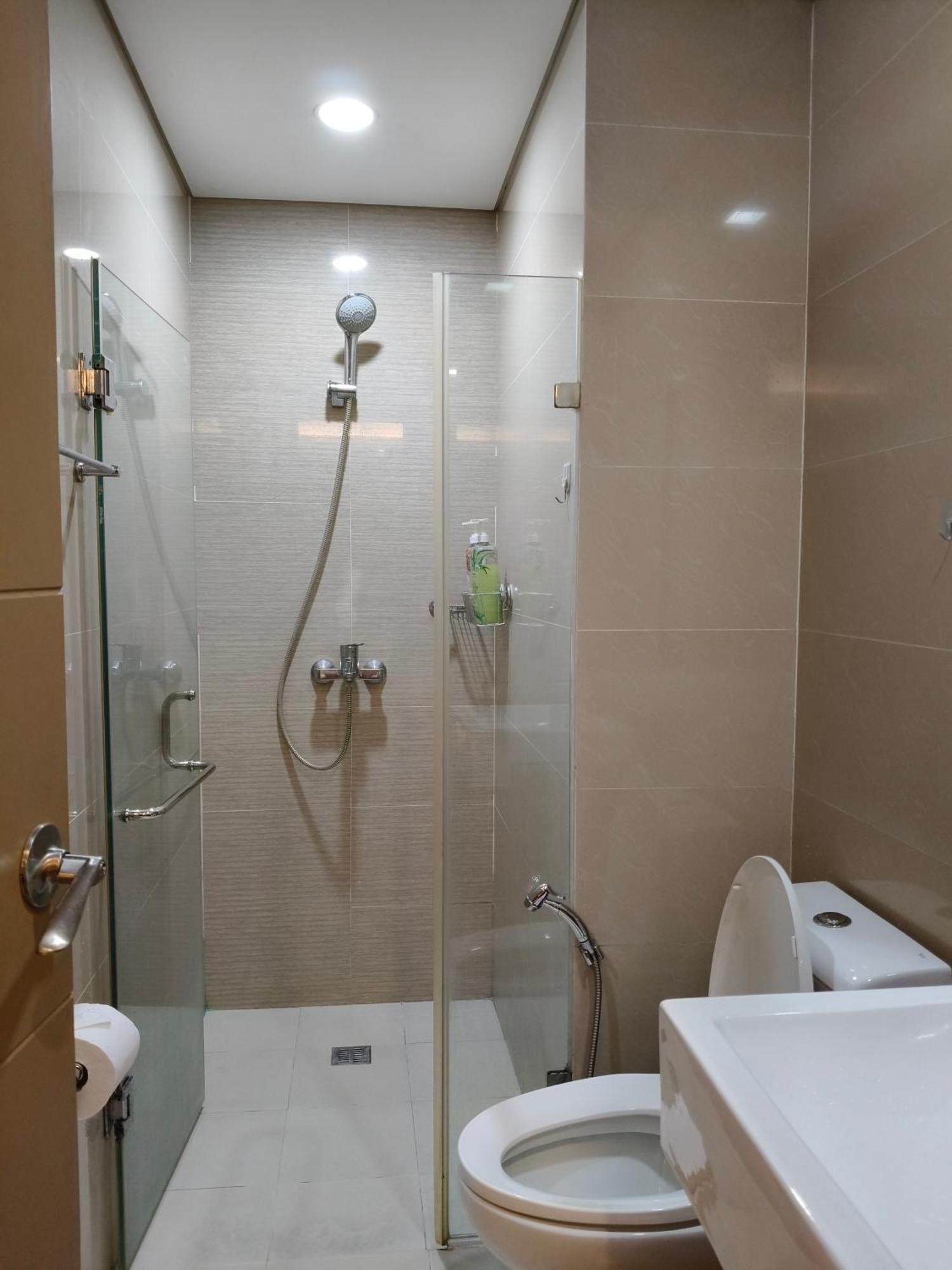 Hotel Across Airport 7d By Ldn *