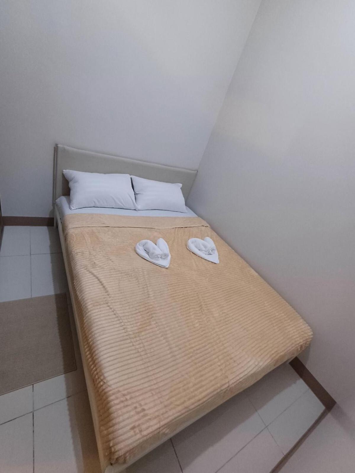 Cozy And Comfortable 1bedroom At Coast Residences Apartment *