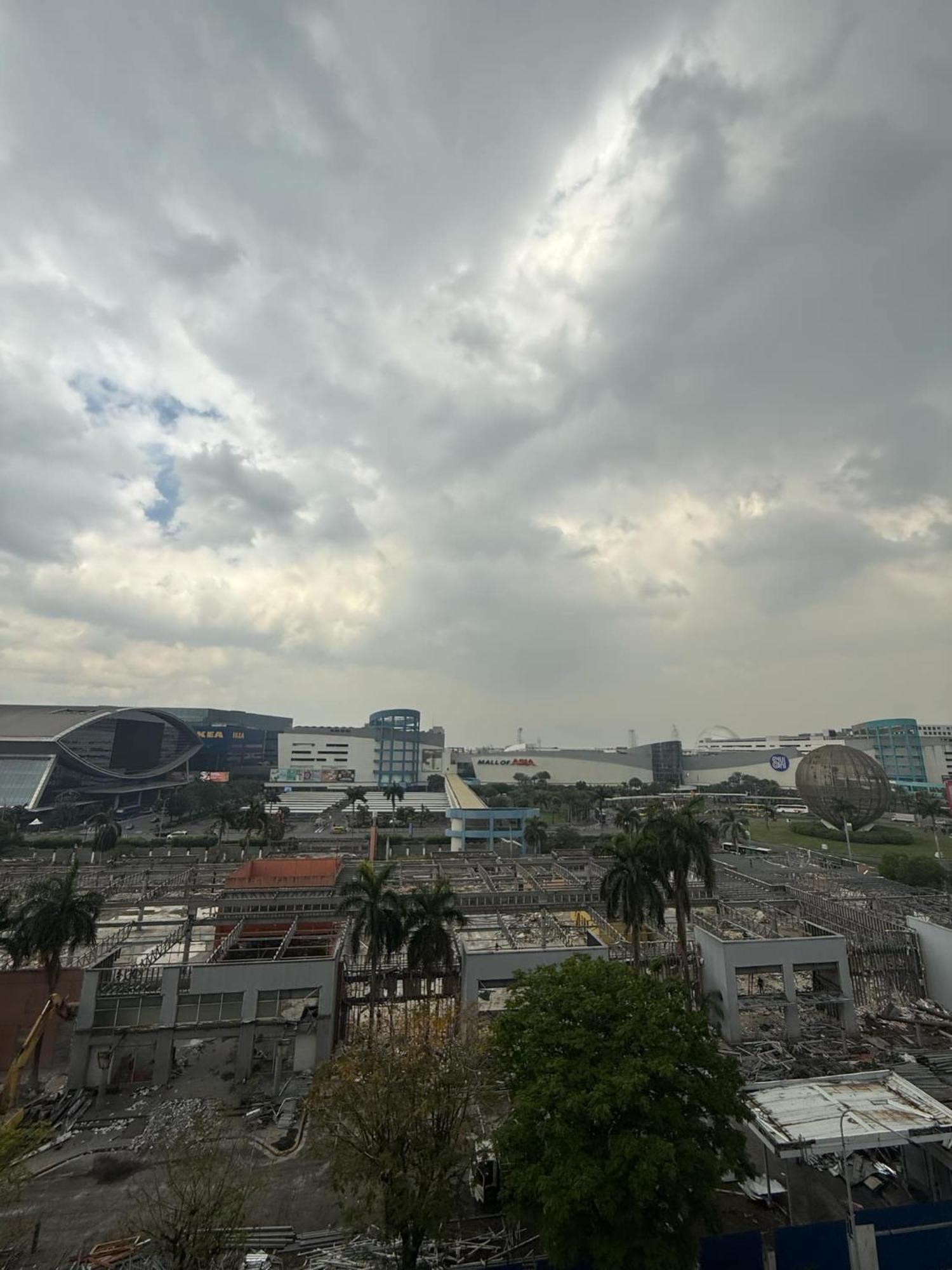 Sea Residences Moa Pasay - Rose Staycation Aparthotel