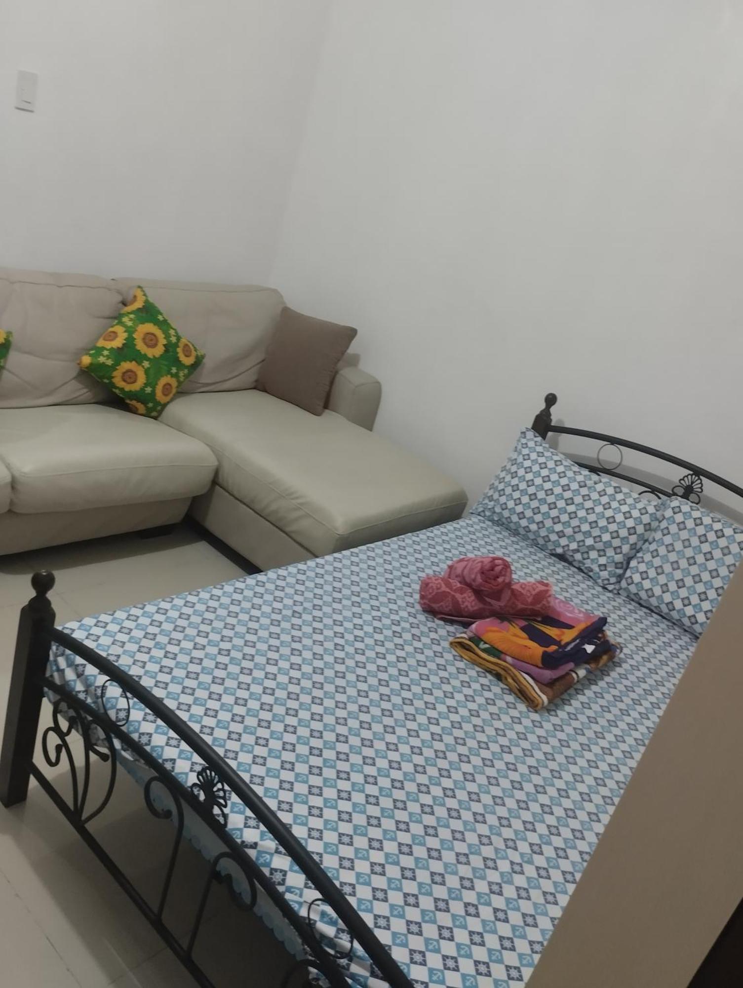 Staycation At Mall Of -tess Ualat Hotel 5*