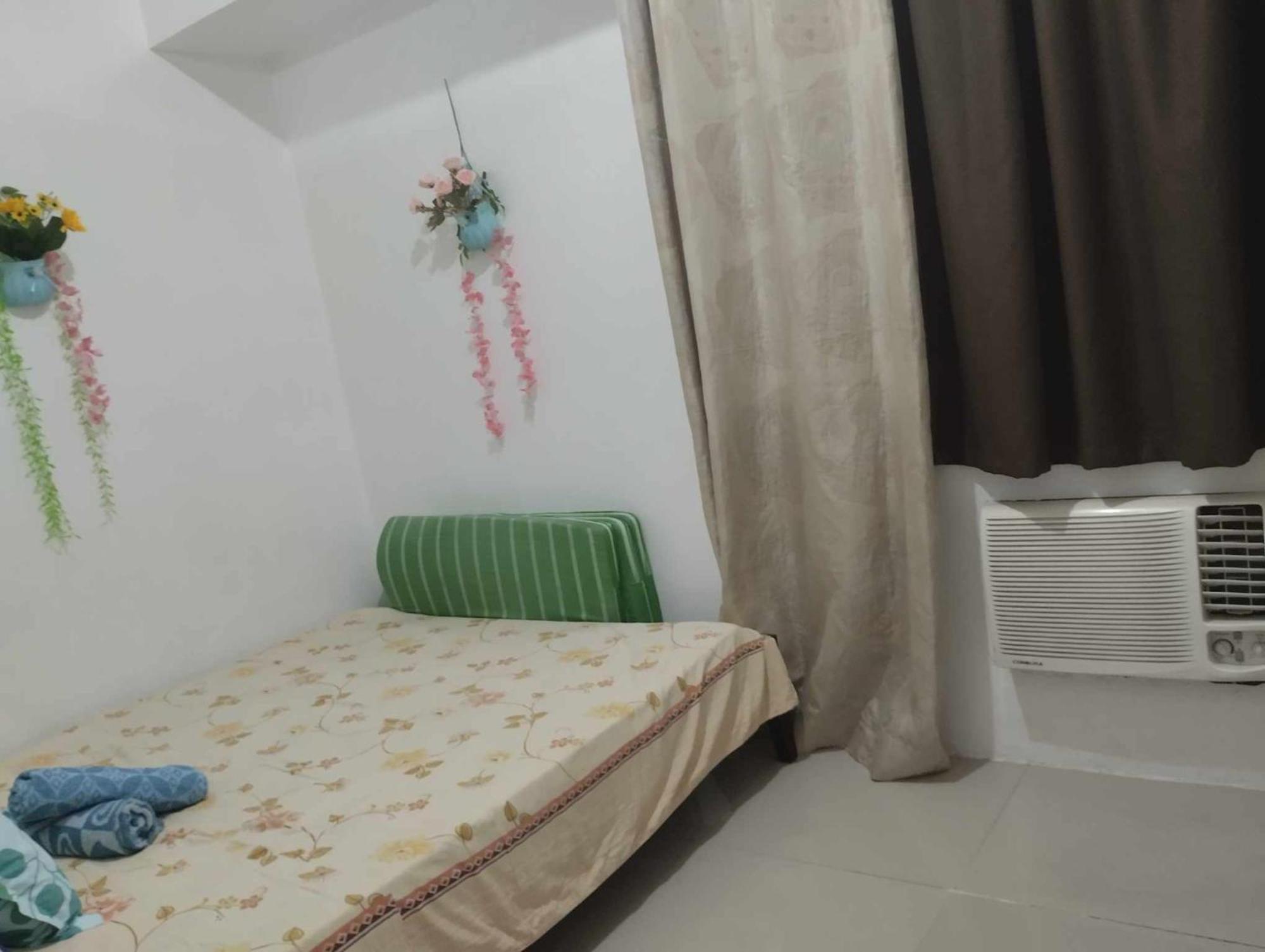 Staycation At Mall Of -tess Ualat Hotel 5*