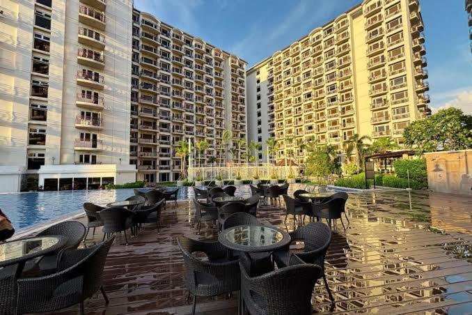 1003 Staycation At Solemare Parksuites Tower B Near Dfa, Moa, Parqual Mall, Ayala Mall & Naia *