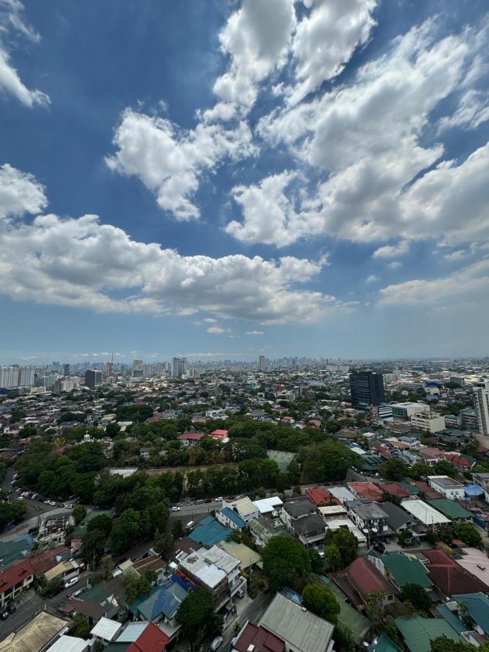Vinia Infinity 4 Near Malls And Mrt Station Manila