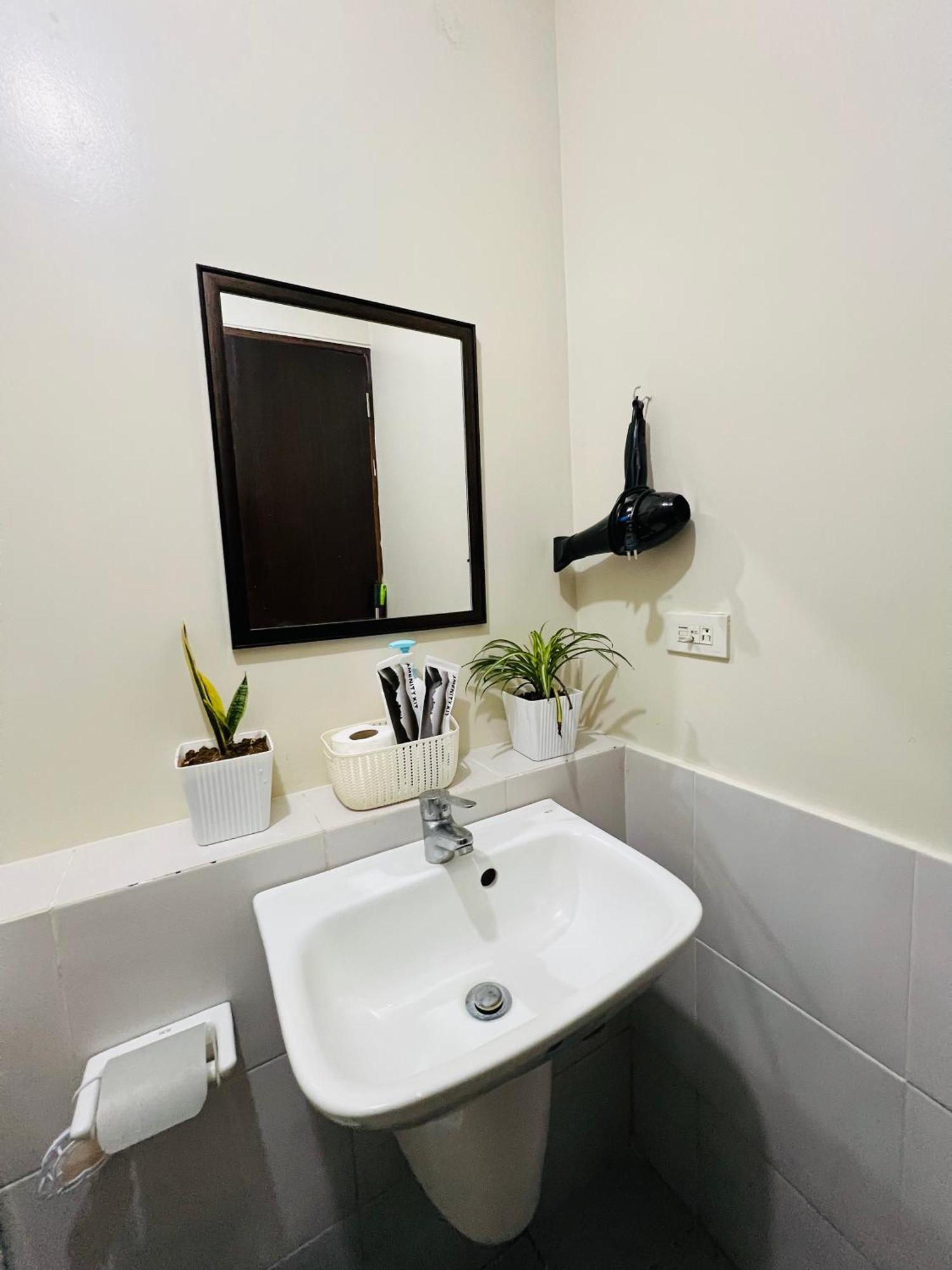 Vinia Infinity 4 Near Malls And Mrt Station *