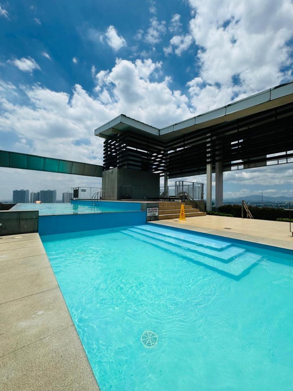 Vinia Infinity 4 Near Malls And Mrt Station * Manila