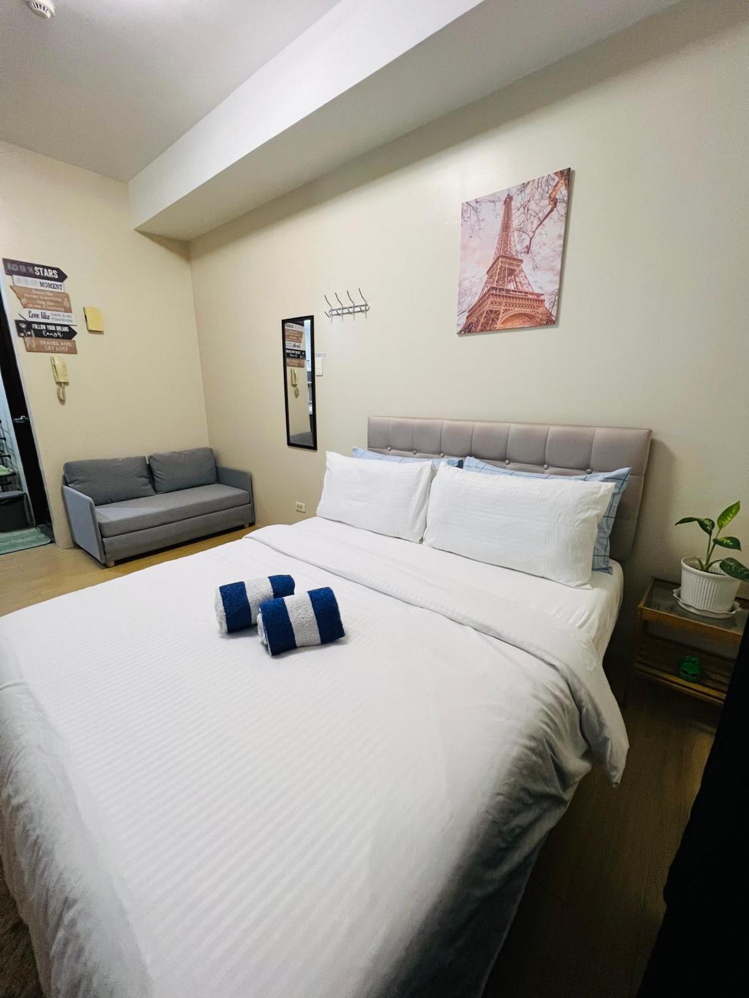 Vinia Infinity 4 Near Malls And Mrt Station Manila