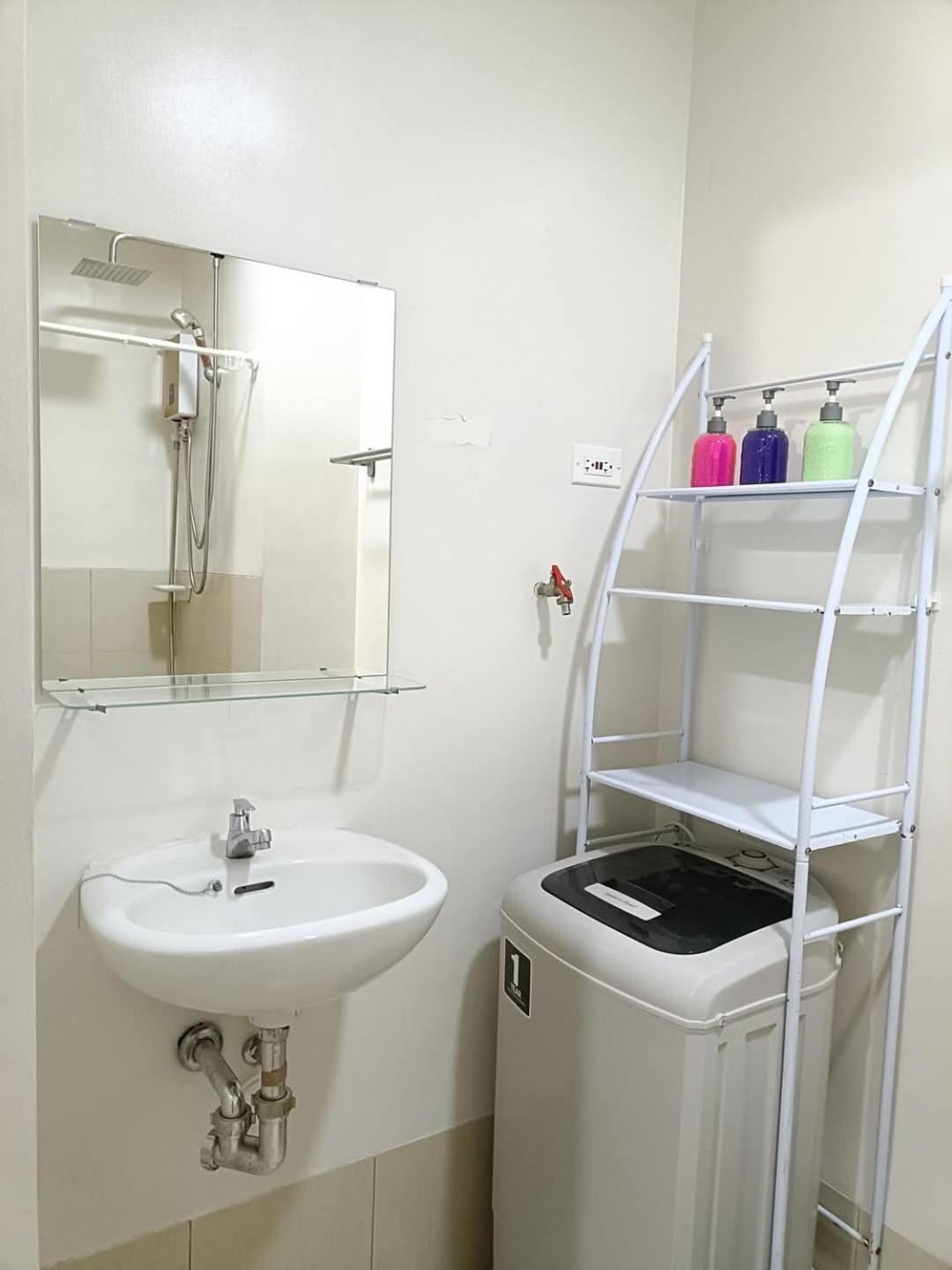 T17 Trees Residences Sm Fairview * Manila