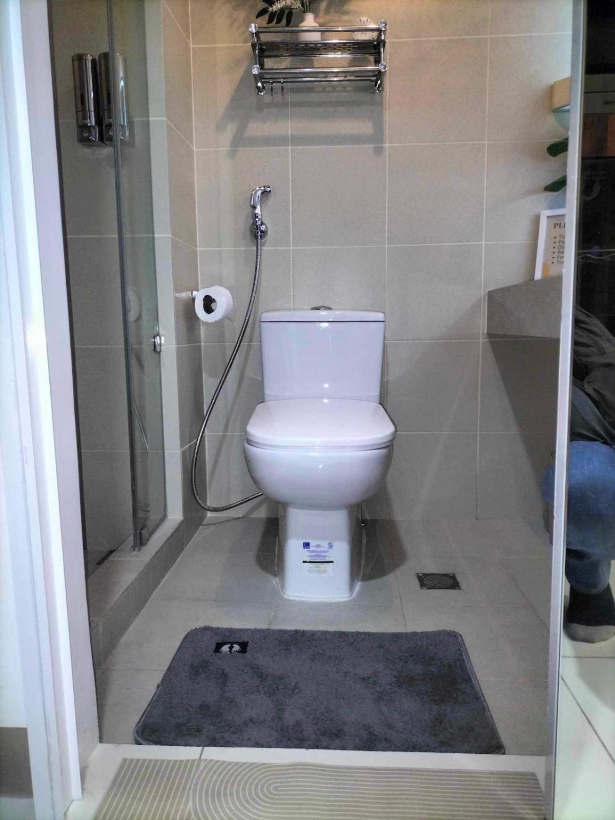 2 Double Beds With Balcony * Manila