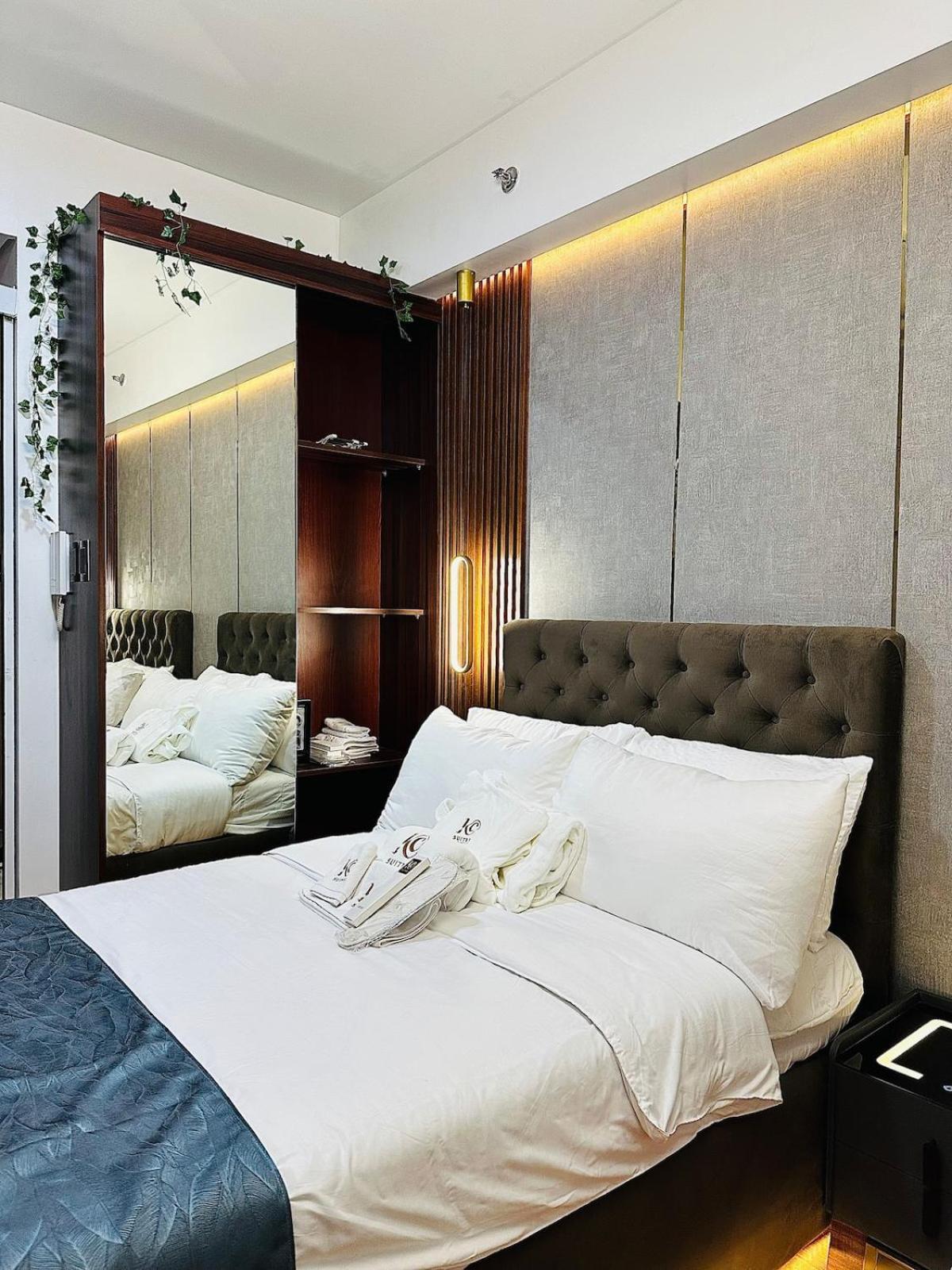 2 Double Beds With Balcony Apartment *