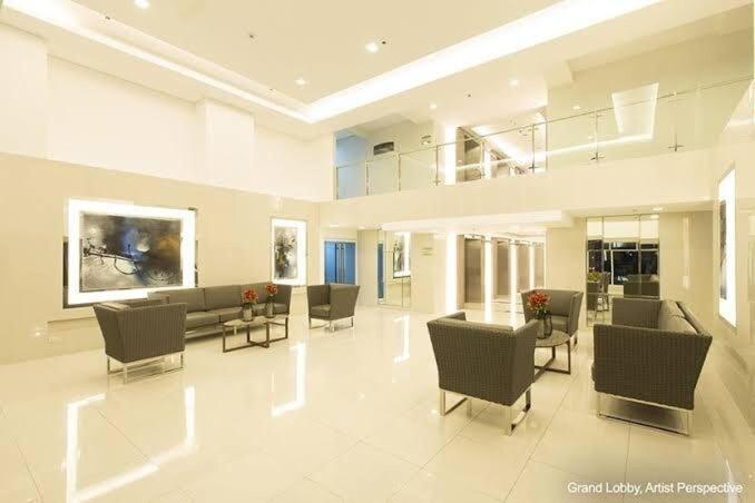 Apartment Family Suites- Self Service Unit In Jazz Residences Makati