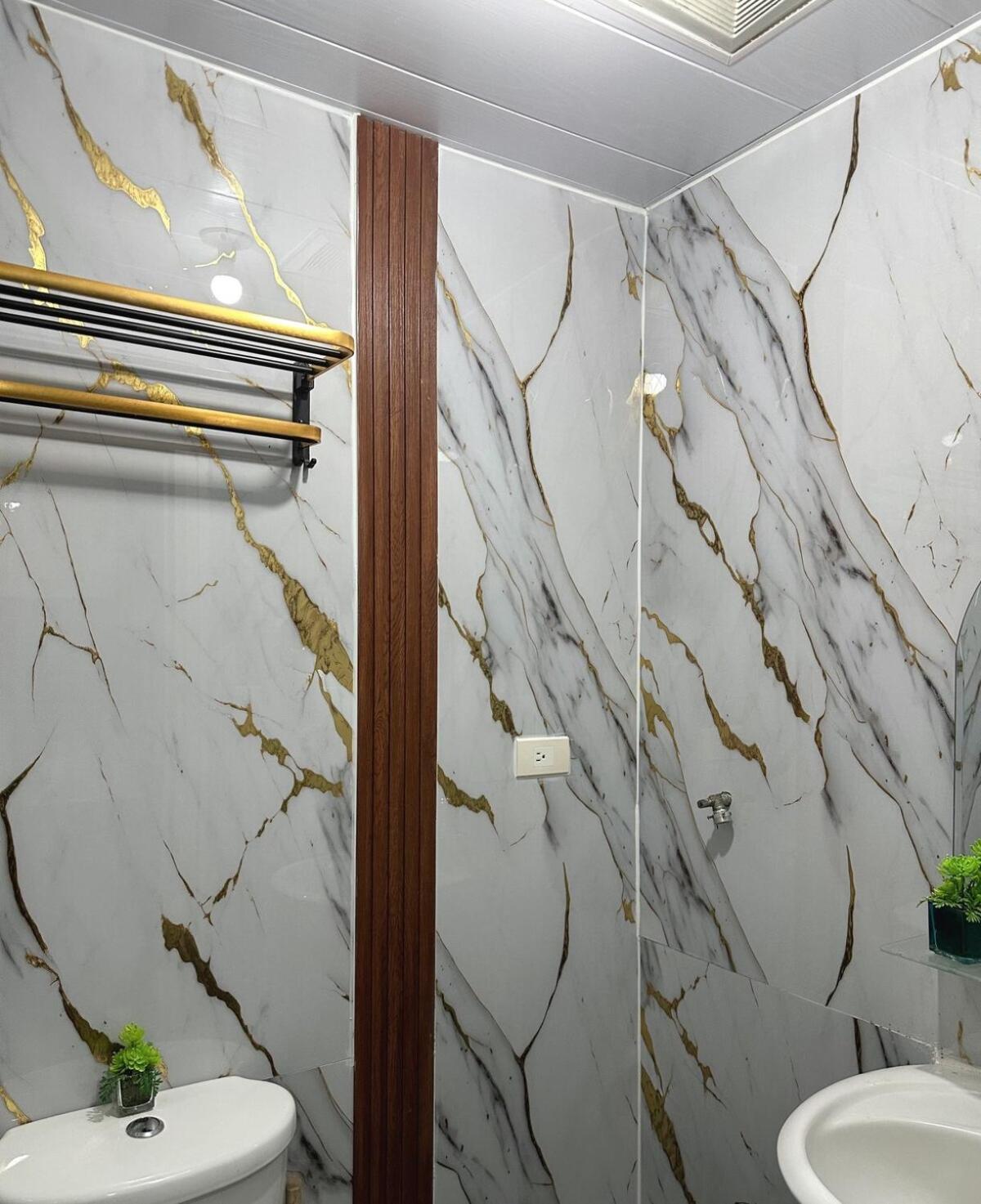 Family Suites- Self Service Unit In Jazz Residences Makati * Manila
