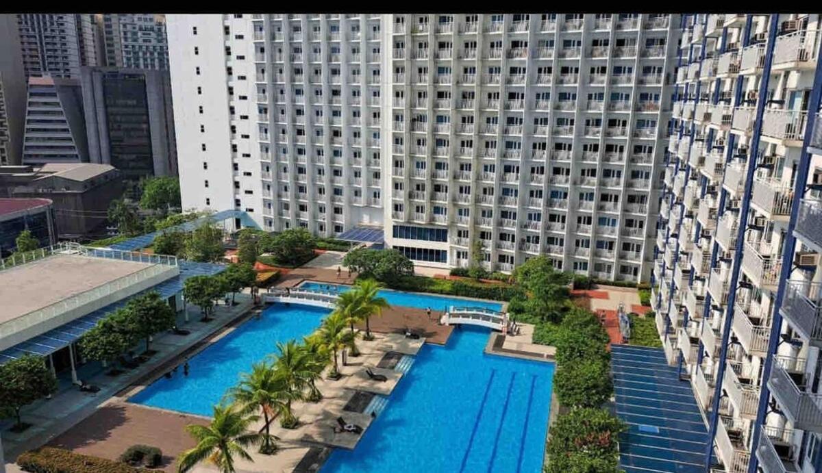 Family Suites- Self Service Unit In Jazz Residences Makati *