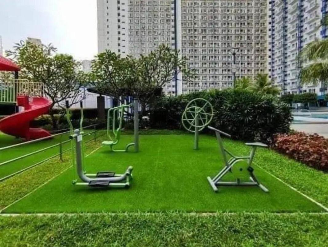Family Suites- Self Service Unit In Jazz Residences Makati *
