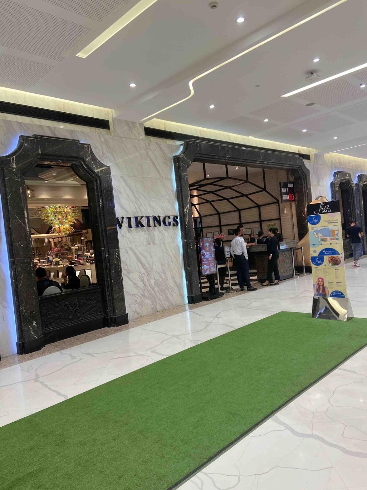 Family Suites- Self Service Unit In Jazz Residences Makati *