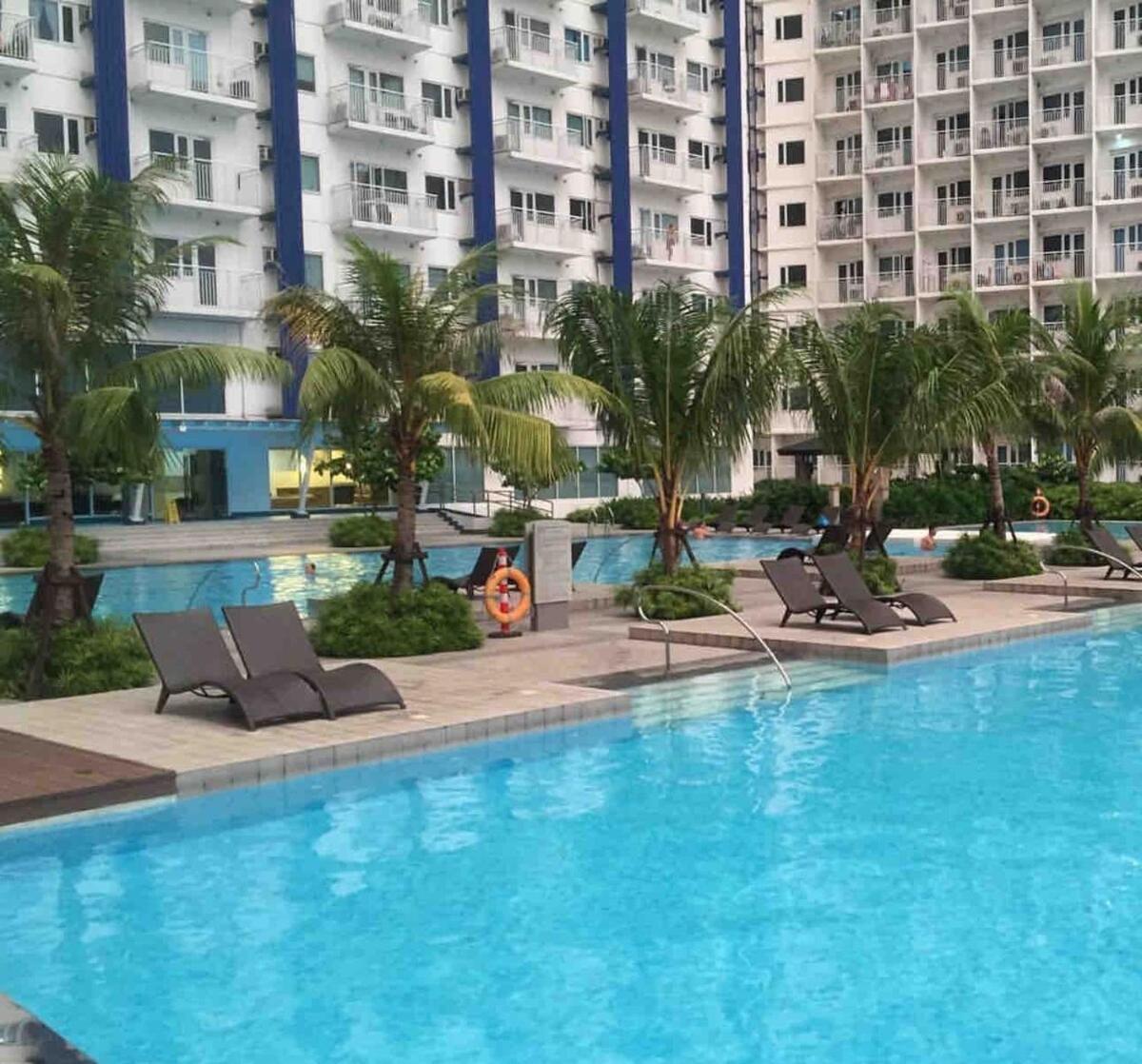 Apartment Family Suites- Self Service Unit In Jazz Residences Makati *