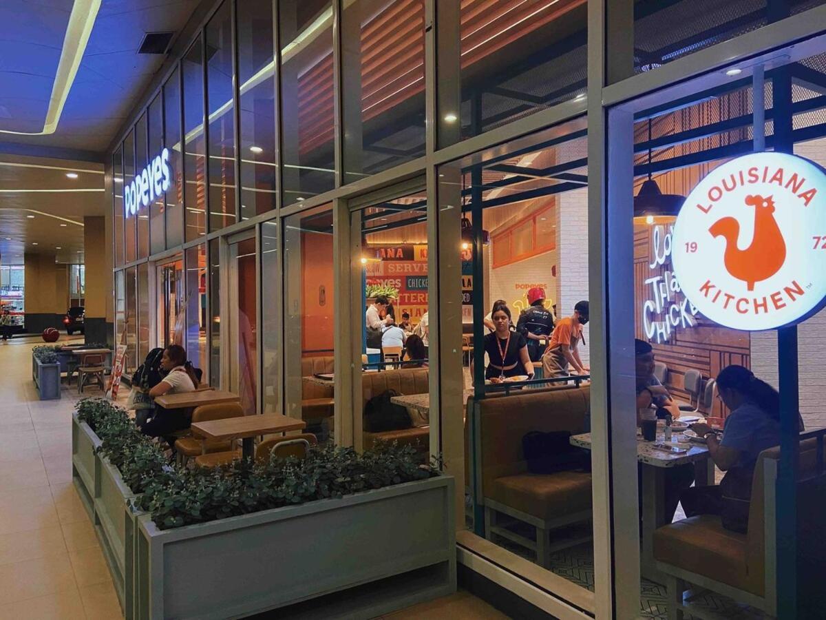 Family Suites- Self Service Unit In Jazz Residences Makati