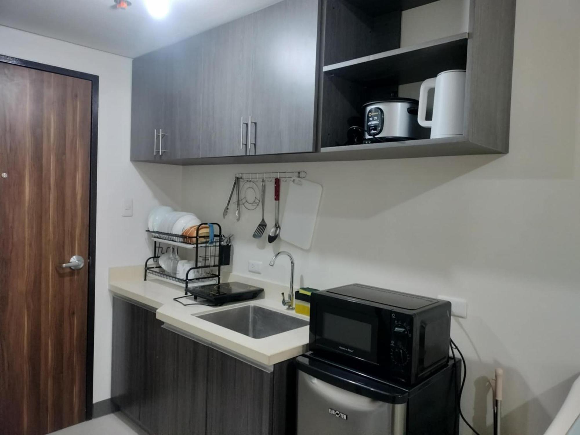 7 By Filinvest * Manila