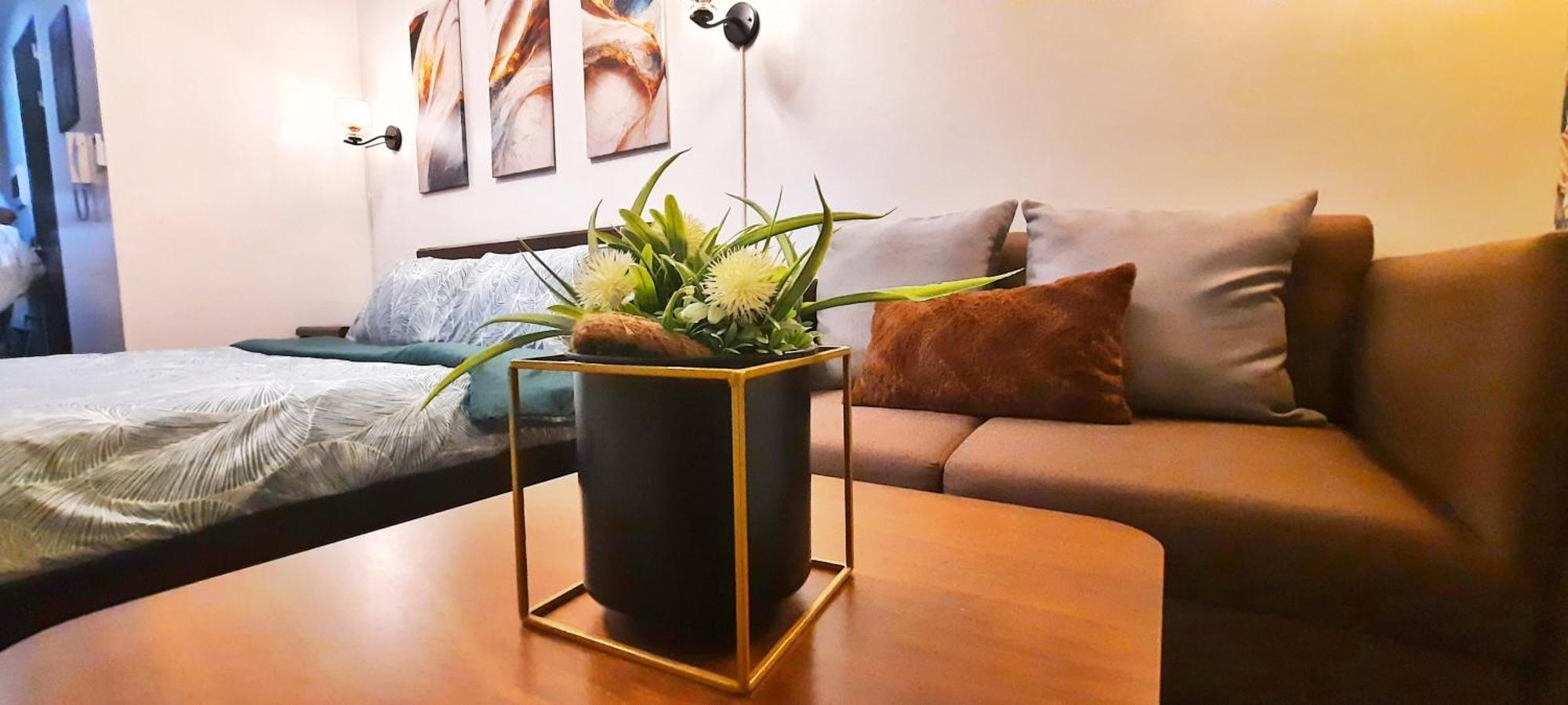Modern-studio With Balcony Stunning View Manila