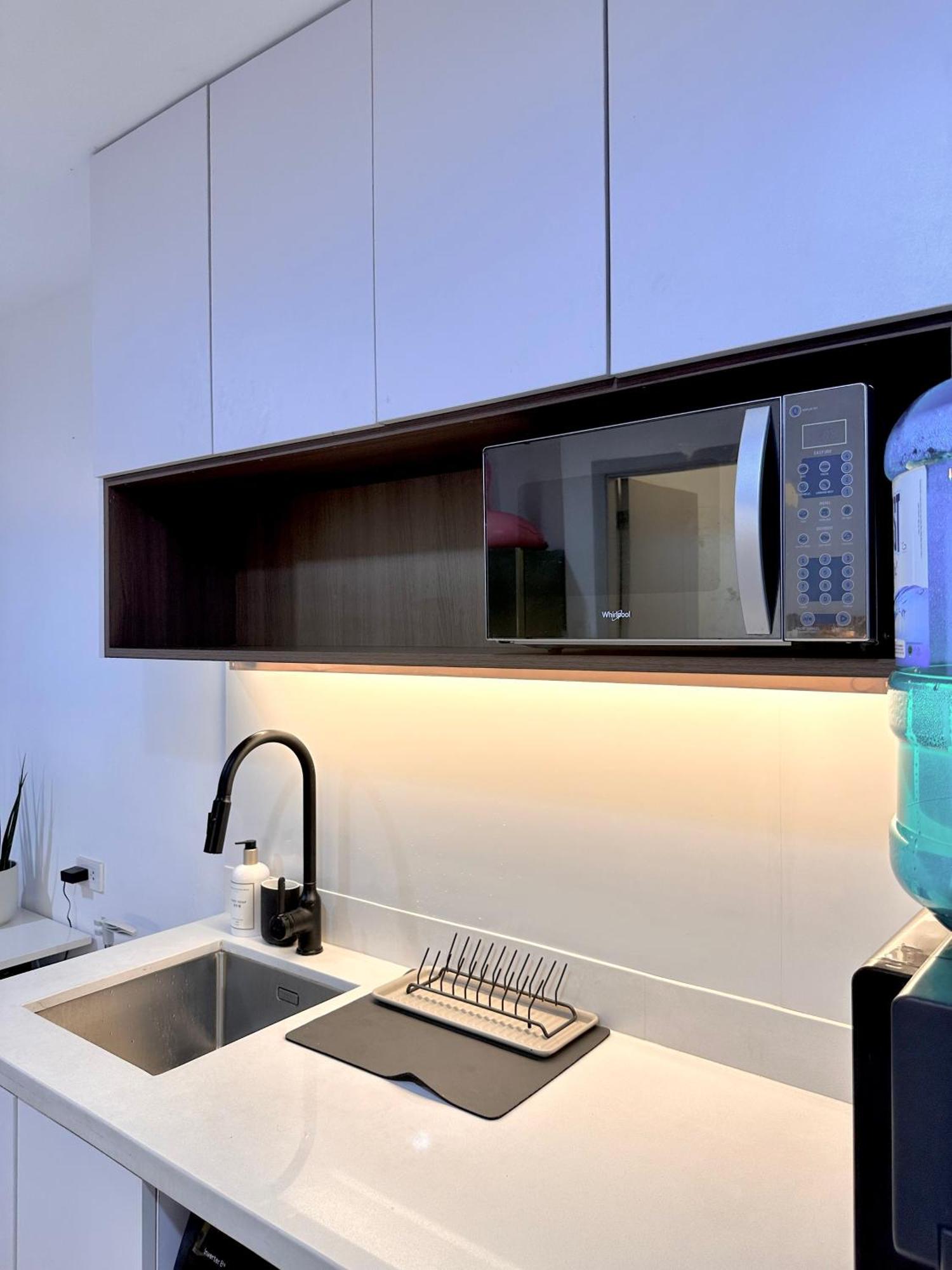 Aparthotel Sea Residences 2br Pool View Unit For 4-8 Pax - Beehive Moa *