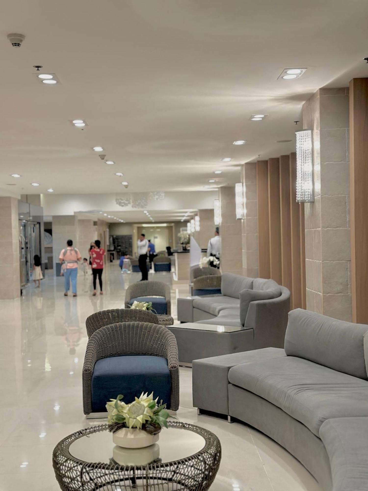 Sea Residences 2br Pool View Unit For 4-8 Pax - Beehive Moa Aparthotel