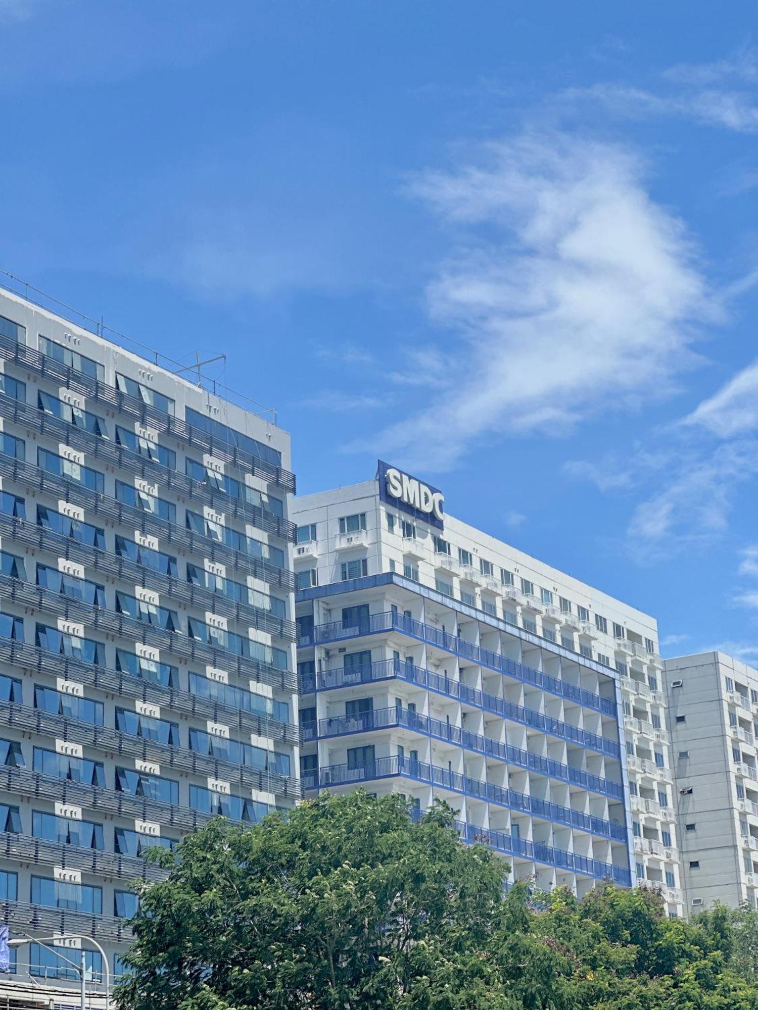 Sea Residences 2br Pool View Unit For 4-8 Pax - Beehive Moa Aparthotel Manila