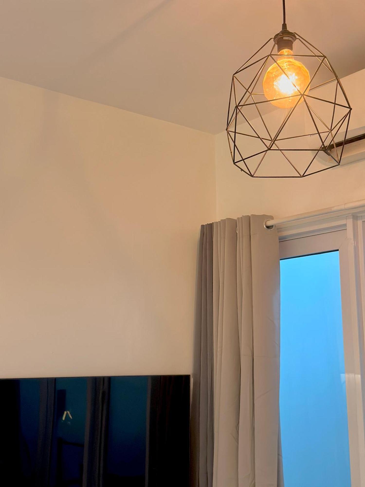 Sea Residences 2br Pool View Unit For 4-8 Pax - Beehive Moa * Manila