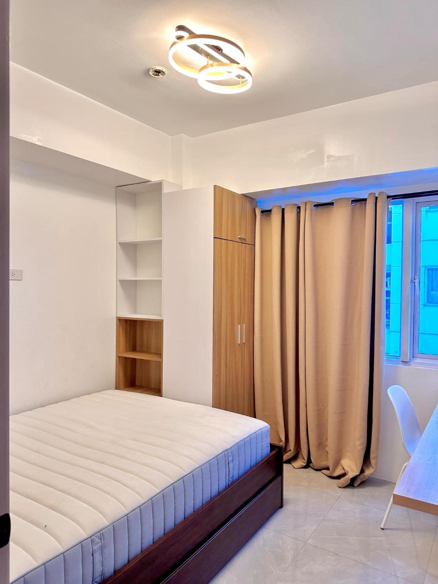 Sea Residences 2br Pool View Unit For 4-8 Pax - Beehive Moa