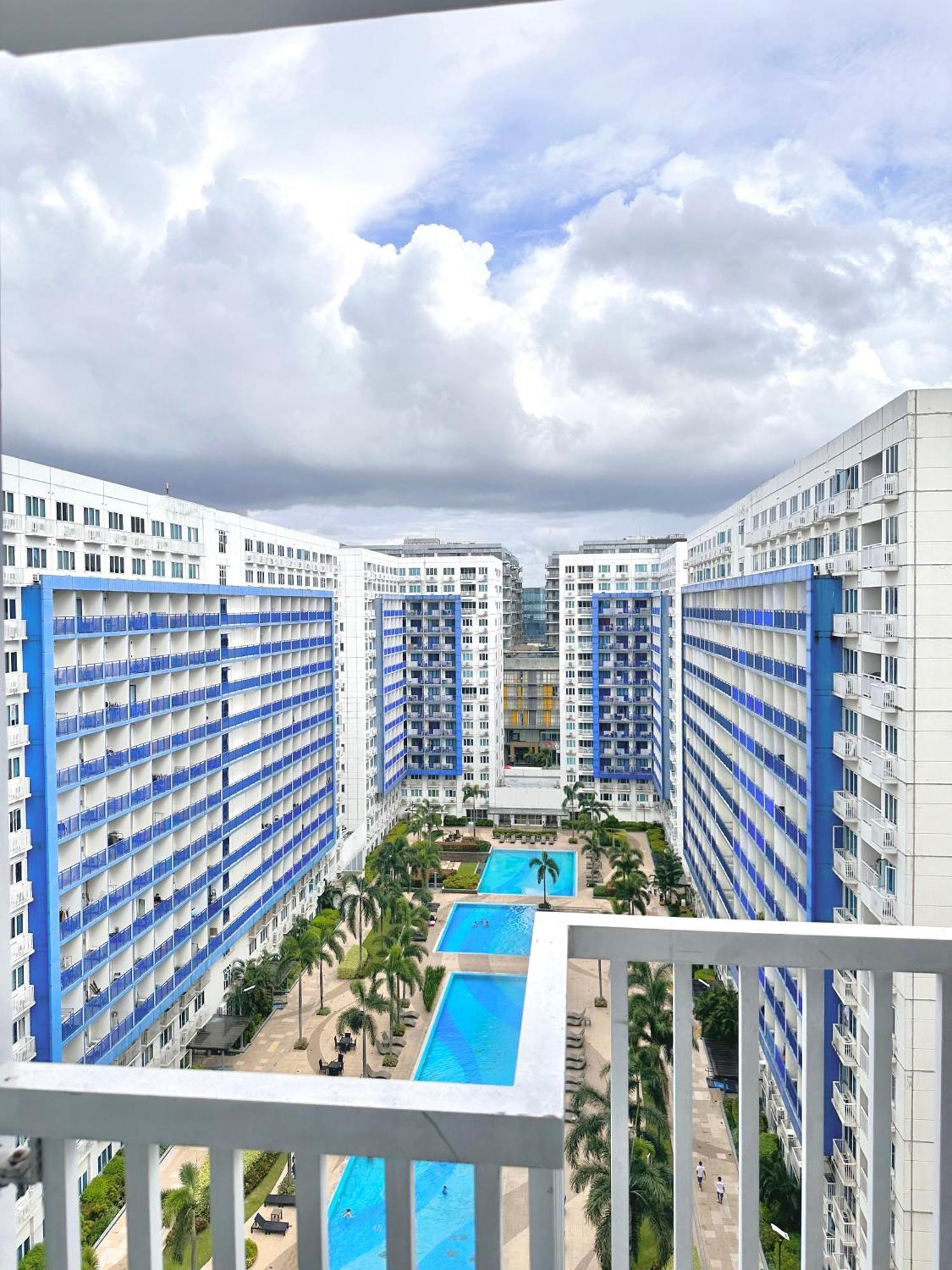 Sea Residences 2br Pool View Unit For 4-8 Pax - Beehive Moa *