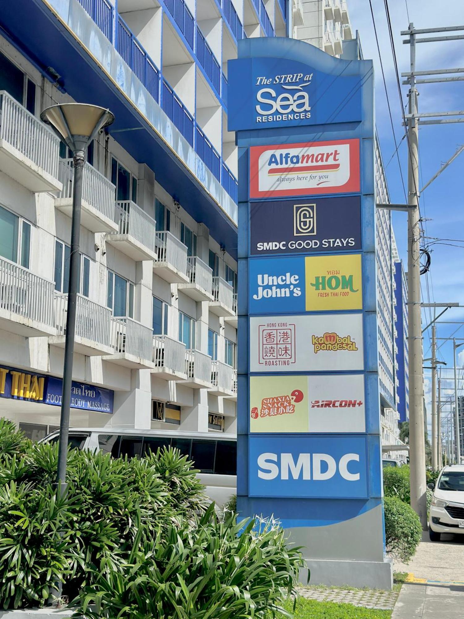 Sea Residences 2br Pool View Unit For 4-8 Pax - Beehive Moa Aparthotel Manila