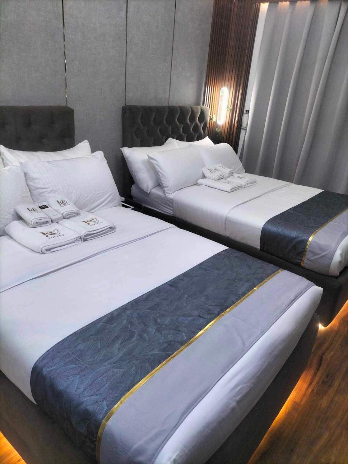 2 Double Beds With Balcony Apartment
