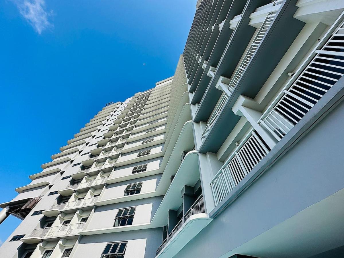 2 Double Beds With Balcony Manila