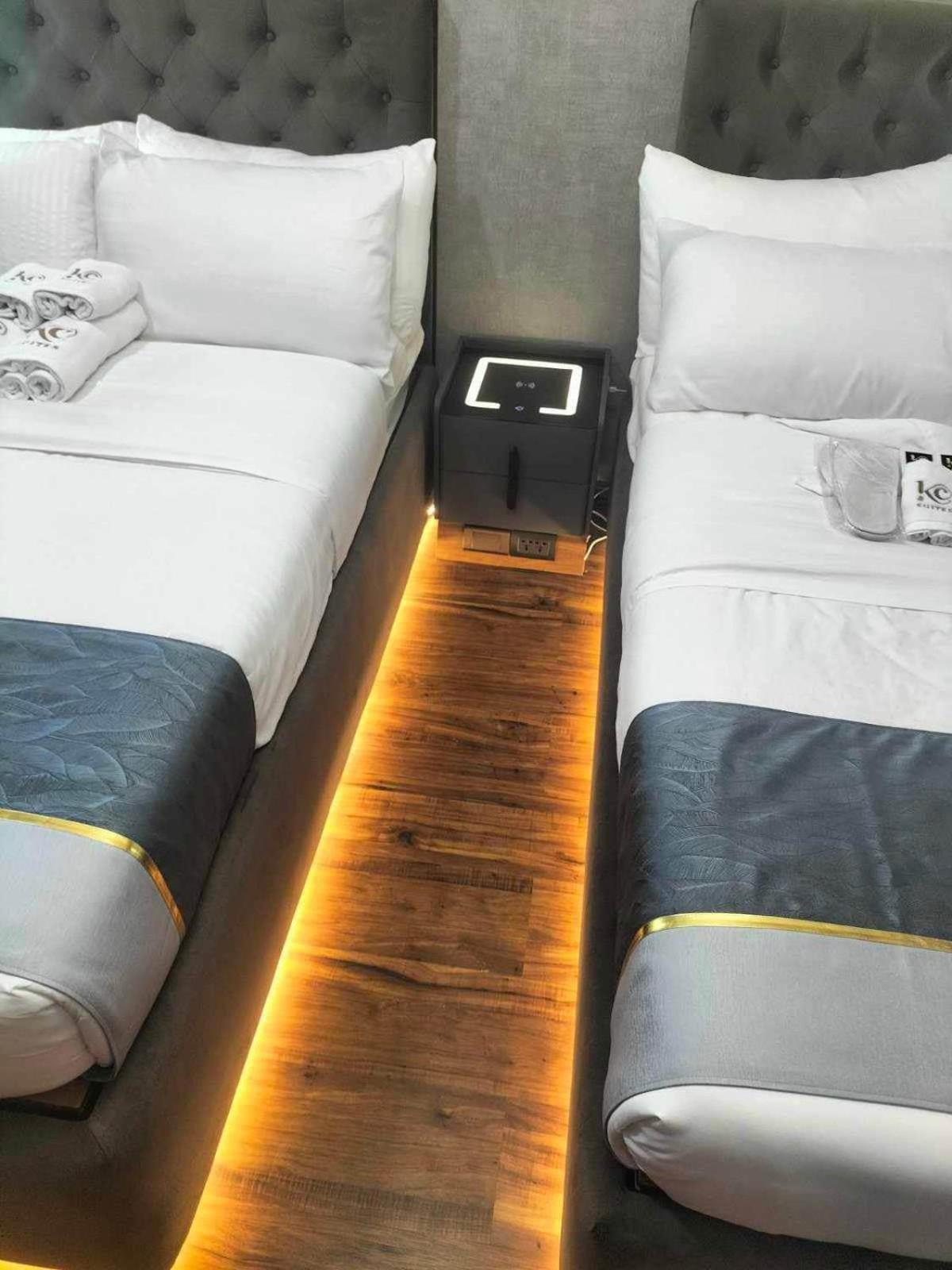 2 Double Beds With Balcony Apartment *