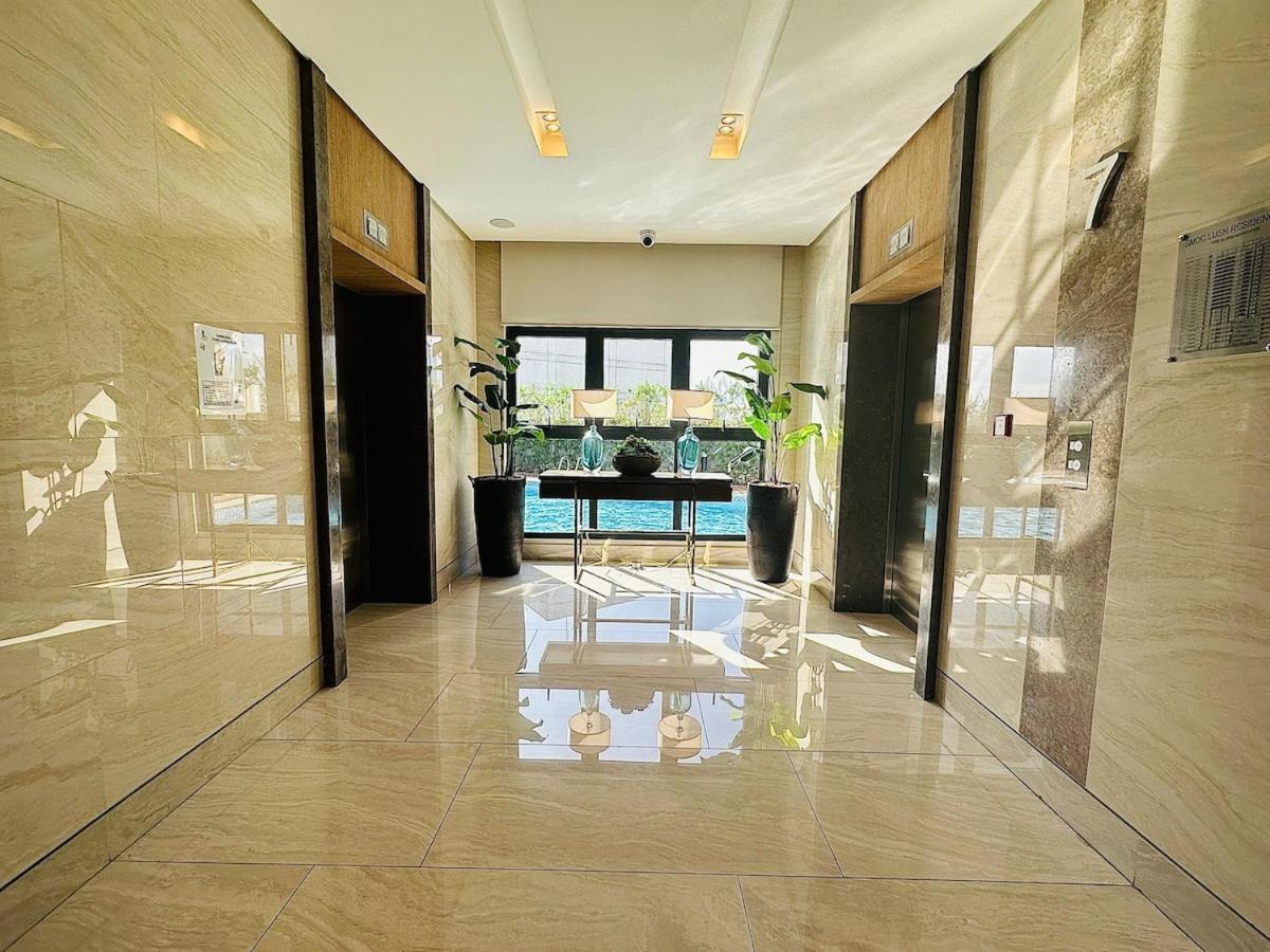 2 Double Beds With Balcony Manila