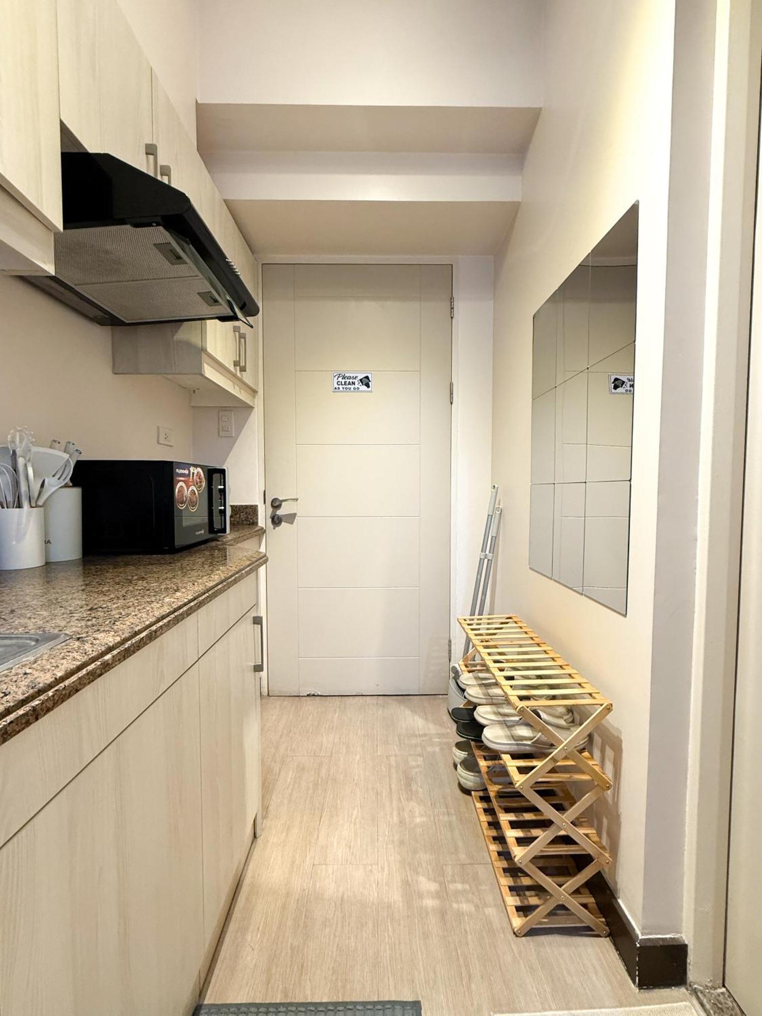 Apartment Spacious With Queen Size Bed And 15mins Away To Naiat3 Airport *