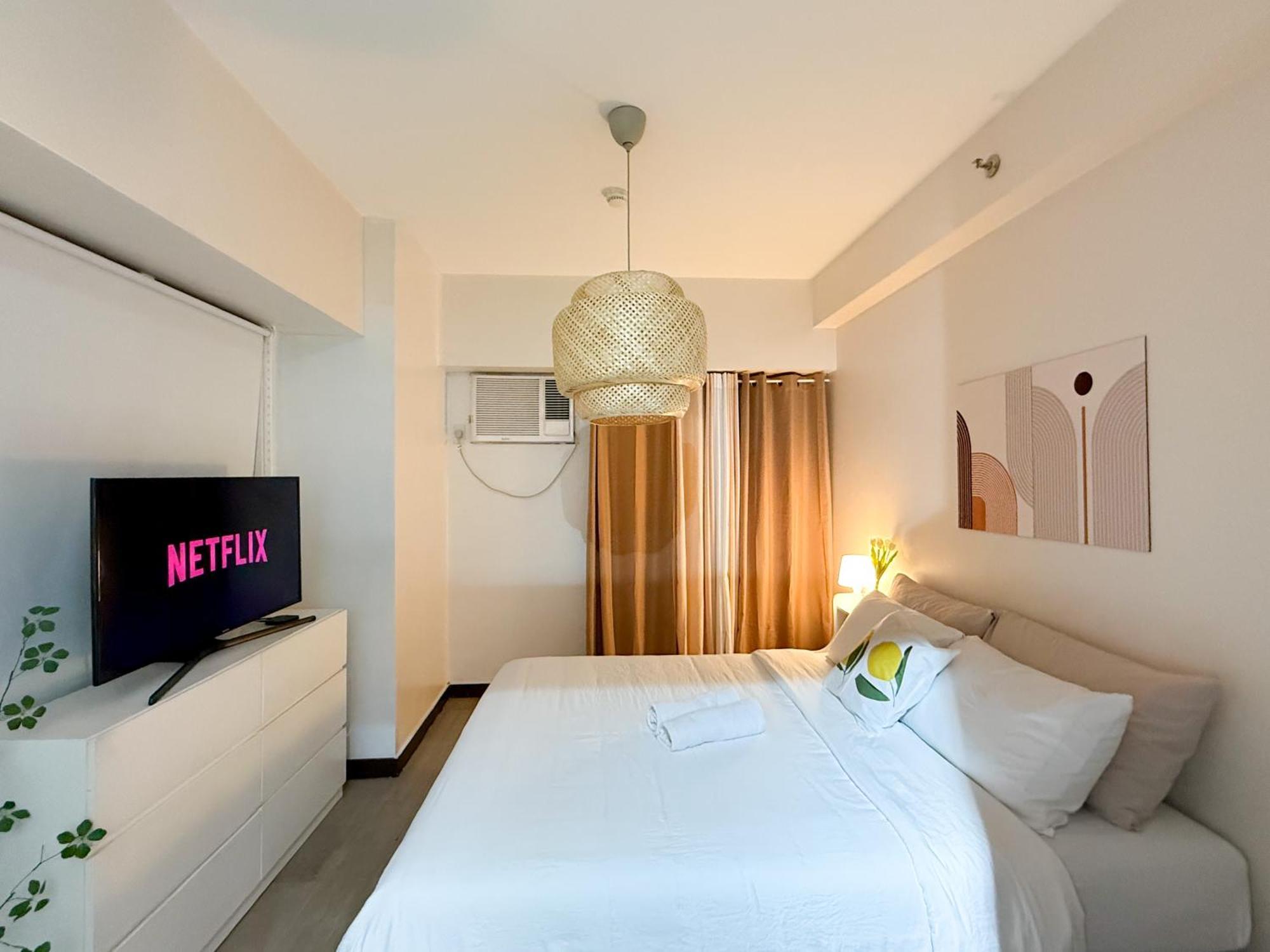 Spacious With Queen Size Bed And 15mins Away To Naiat3 Airport *
