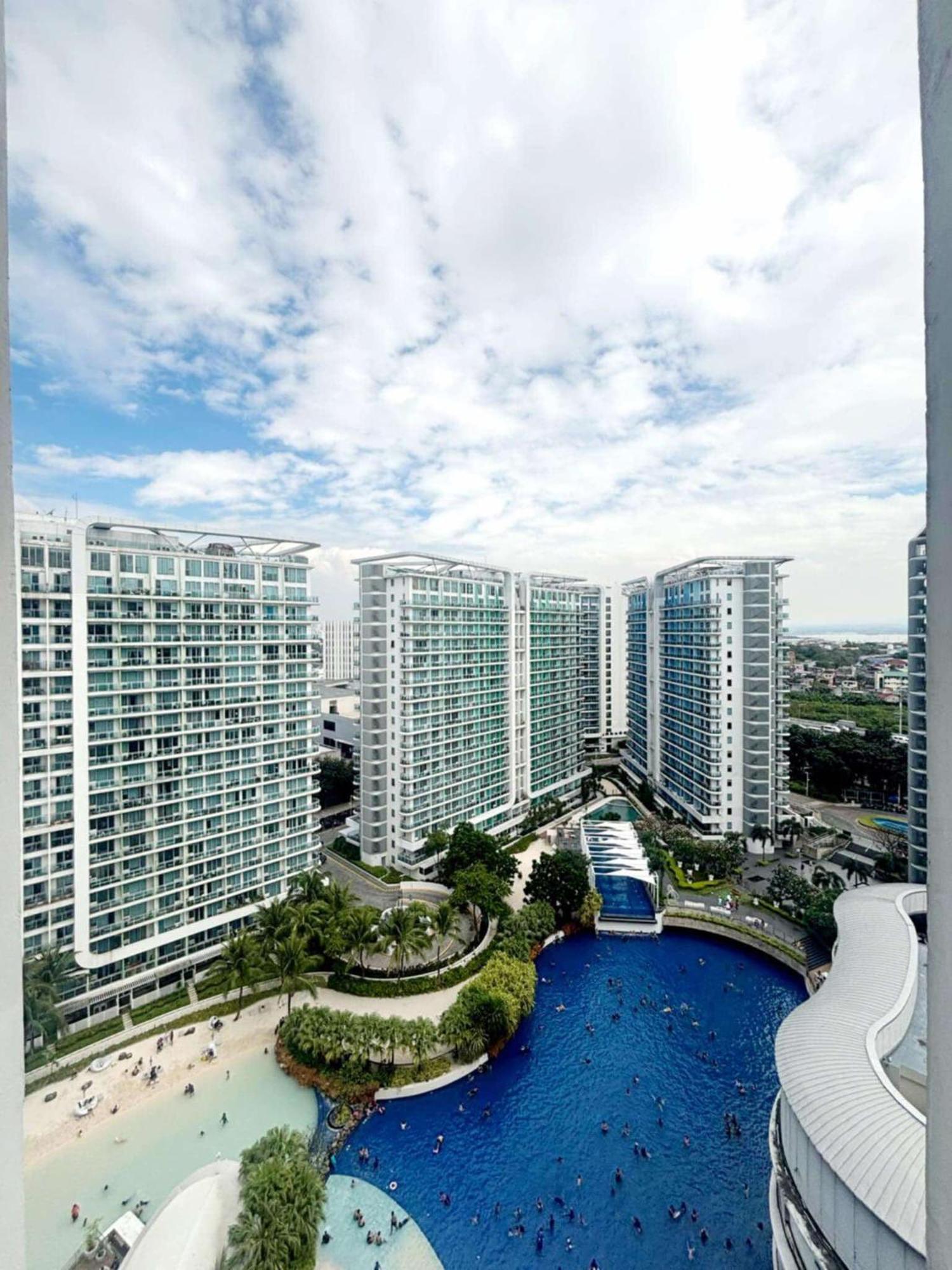 Grand Caliya Condotel Azure Paranaque *