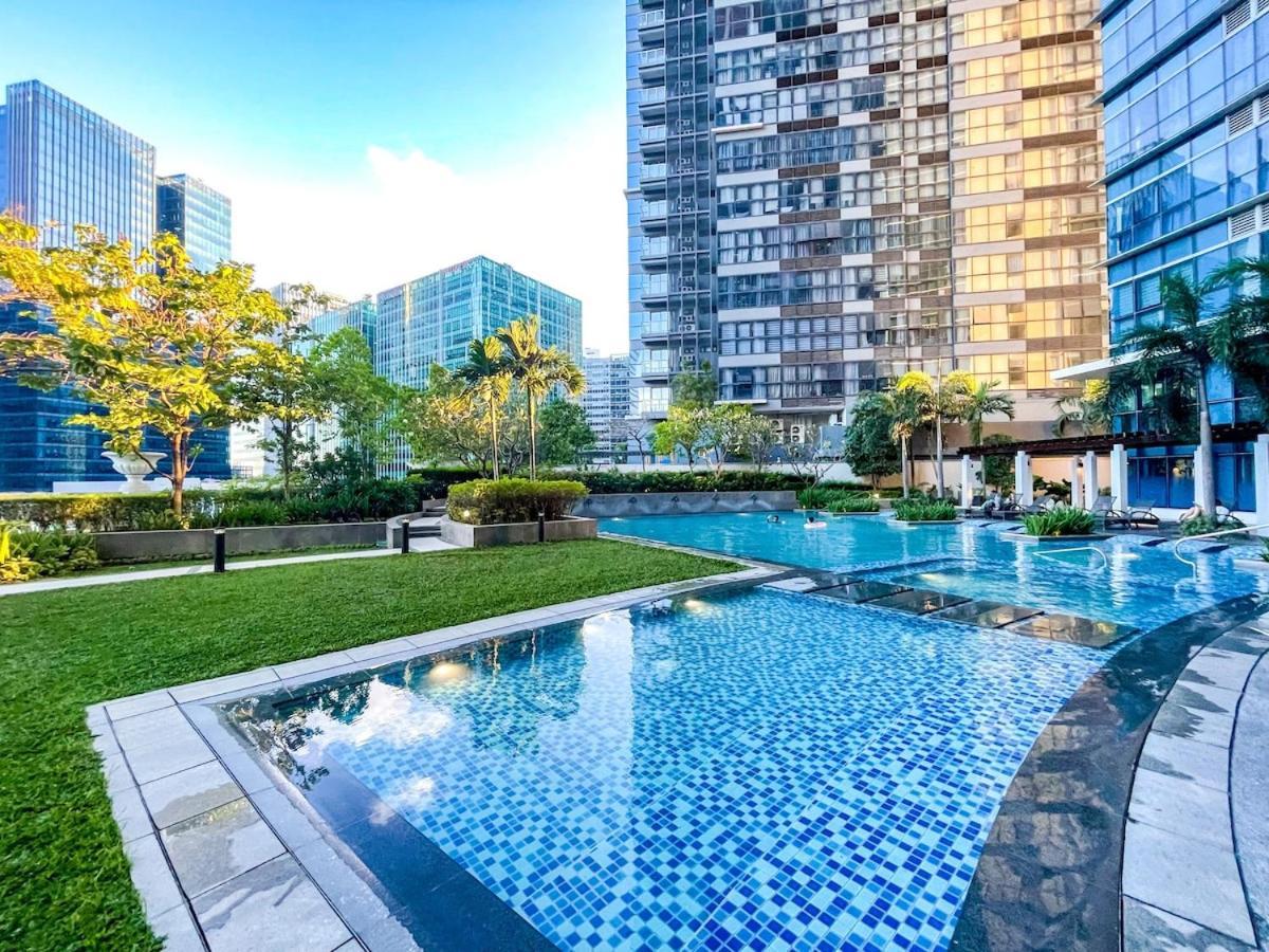 Ultra-luxury 3br Penthouse In Uptown Bgc *