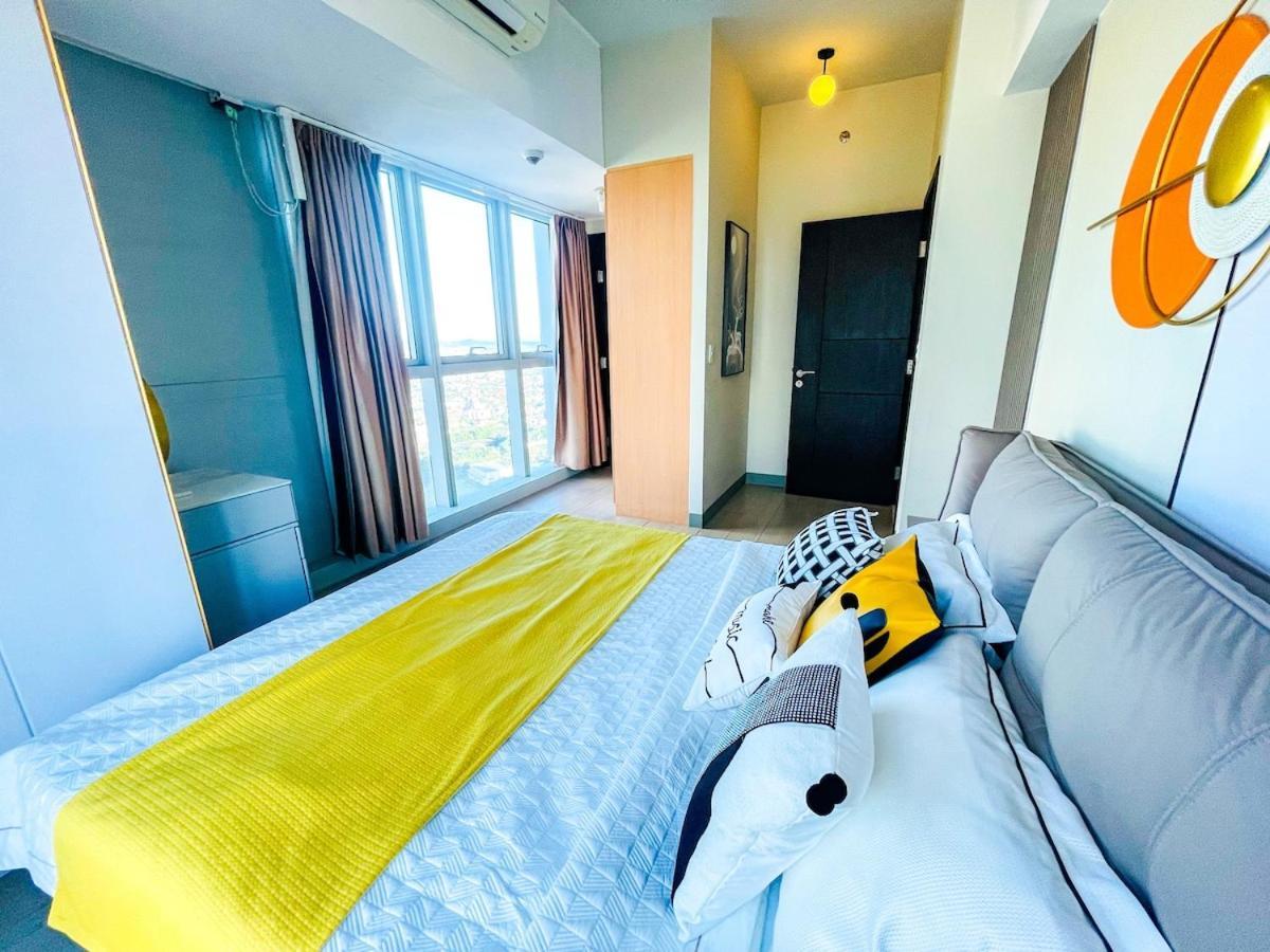 Ultra-luxury 3br Penthouse In Uptown Bgc Apartment Manila