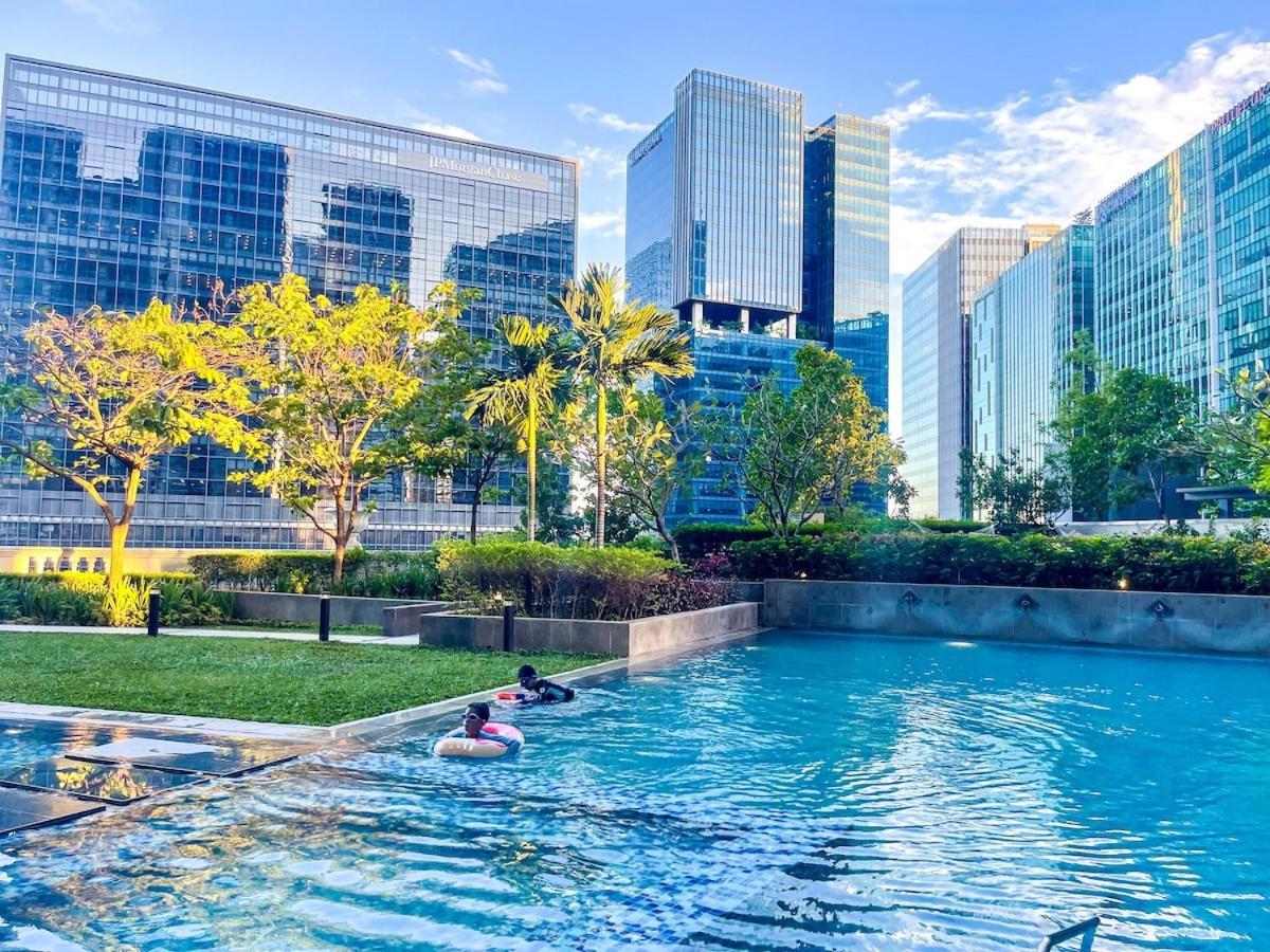 Apartment Ultra-luxury 3br Penthouse In Uptown Bgc Manila