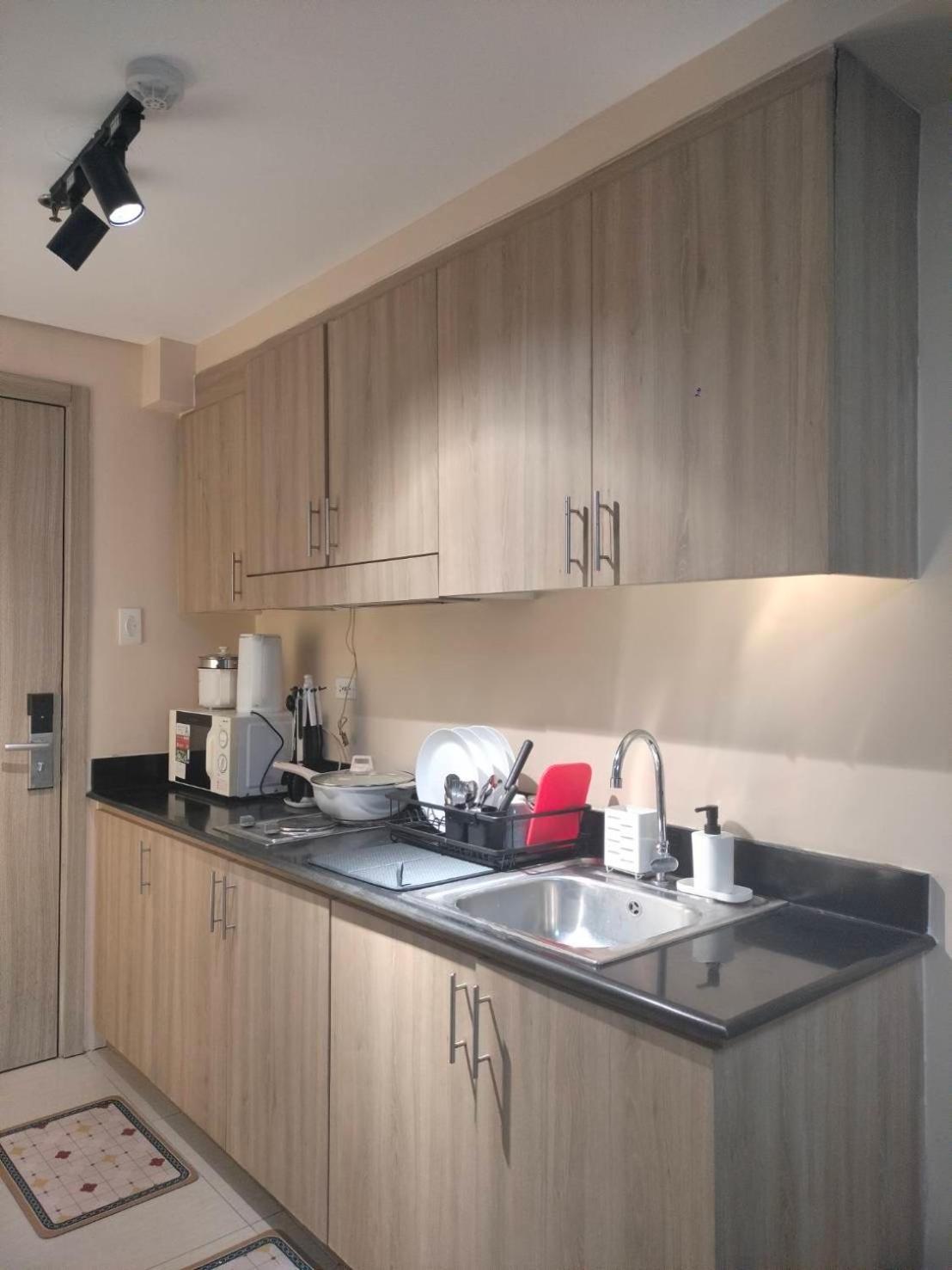 Shore Residences Tower D Moa Apartment
