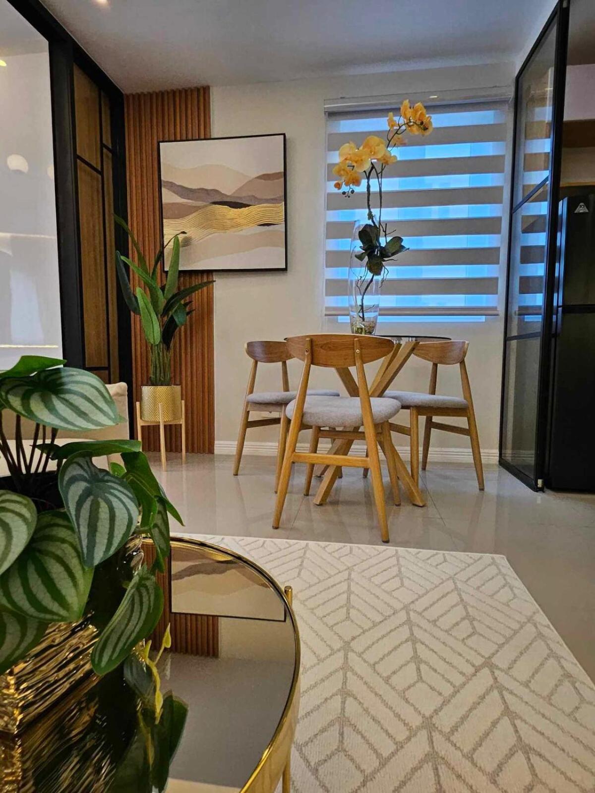 Zoe In Shell Residences Moa Pasay * Manila