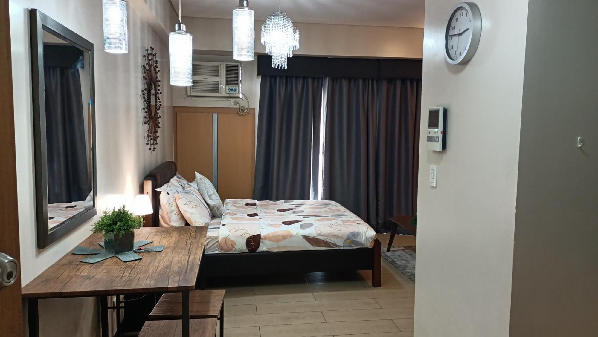 Hilanders Condotel Across Terminal 3 *