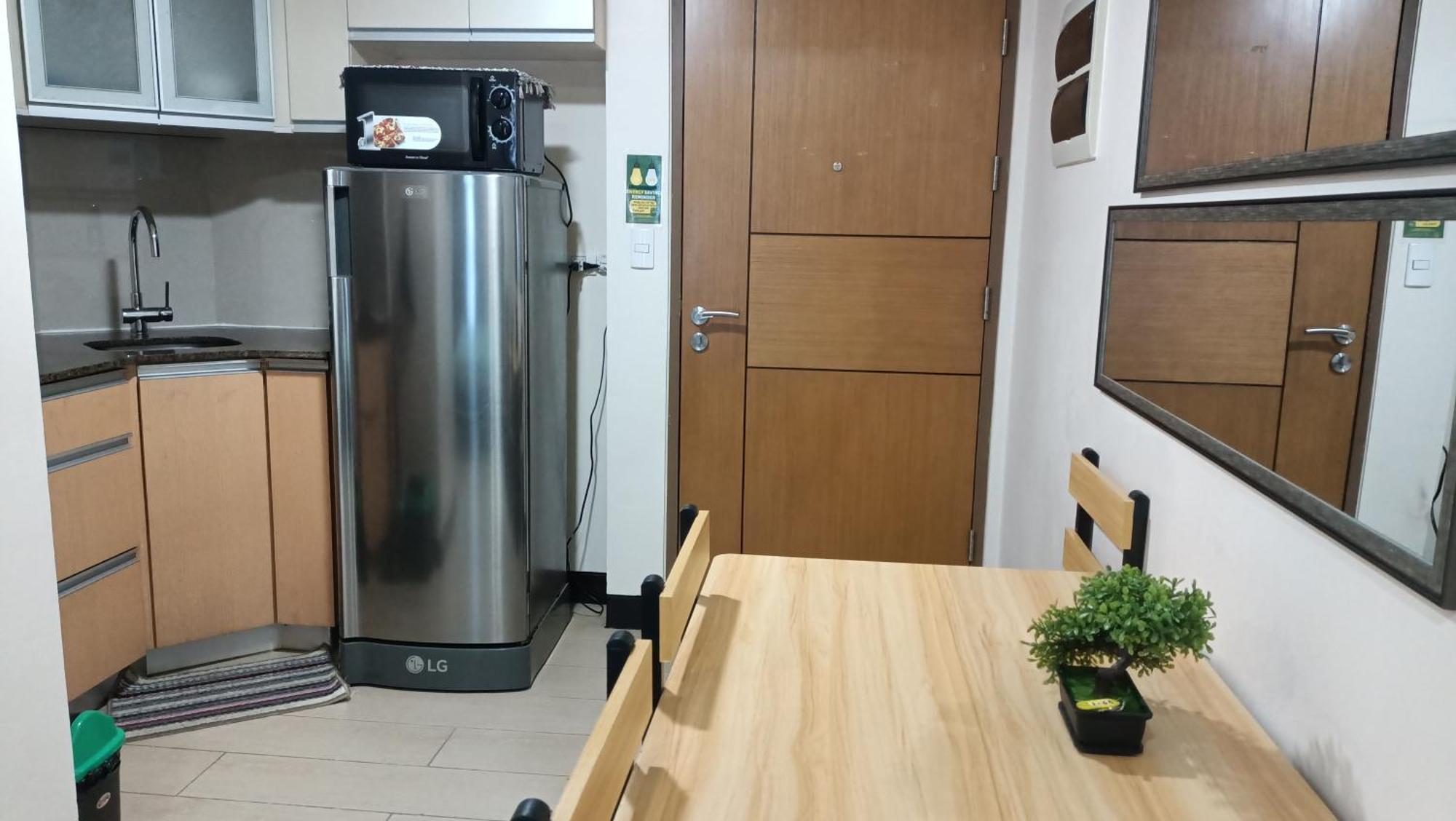 Hilanders Condotel Across Terminal 3 Apartamento *