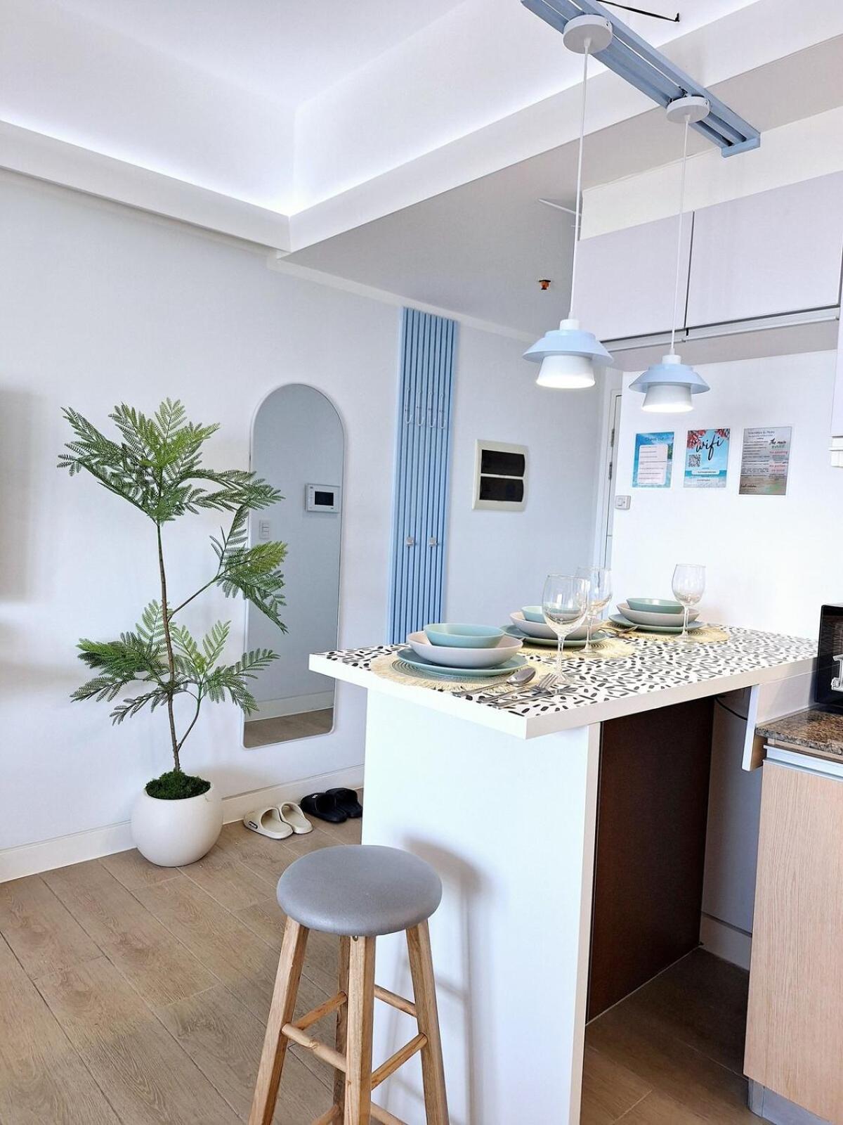 Luxury Coastal, Grand Canal View Apartment *