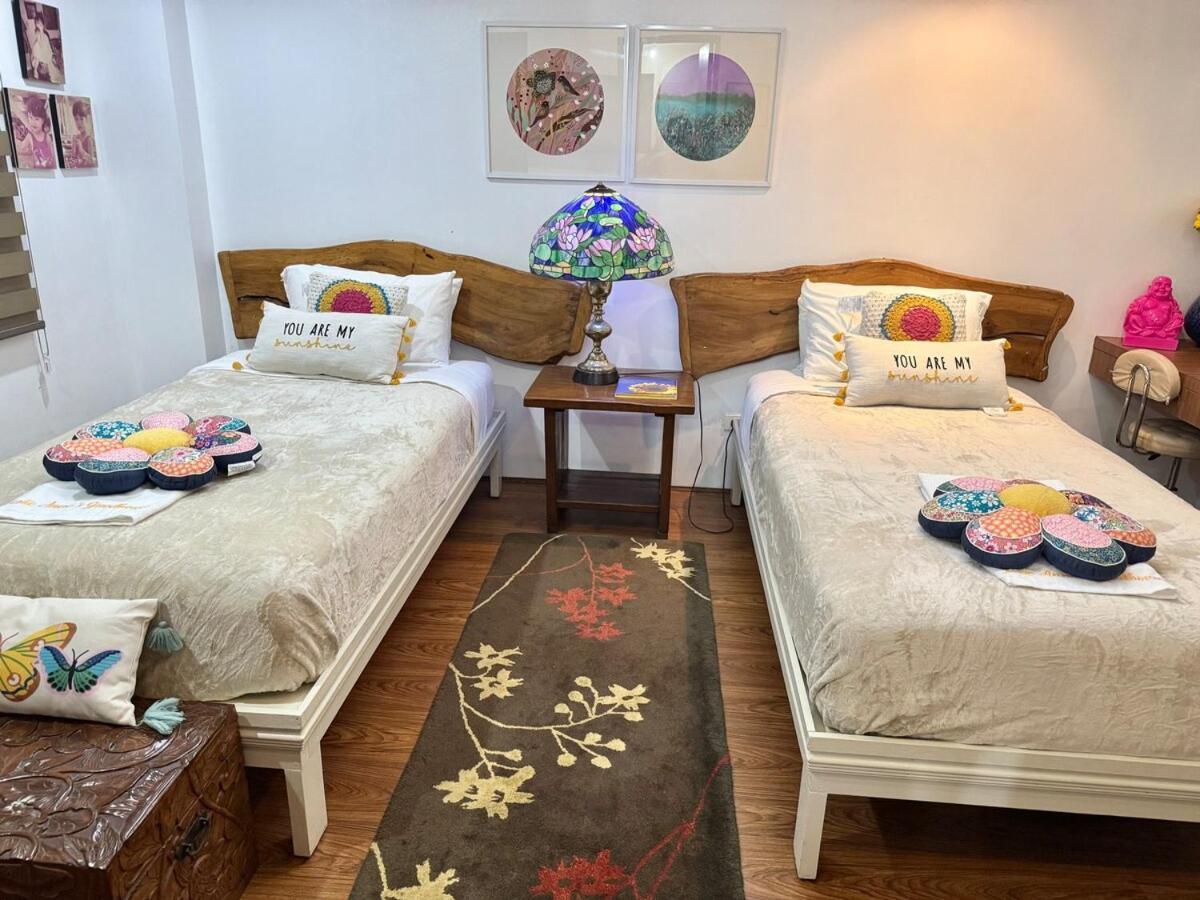 Julie Annes In The Heart Of The Holiday home Manila