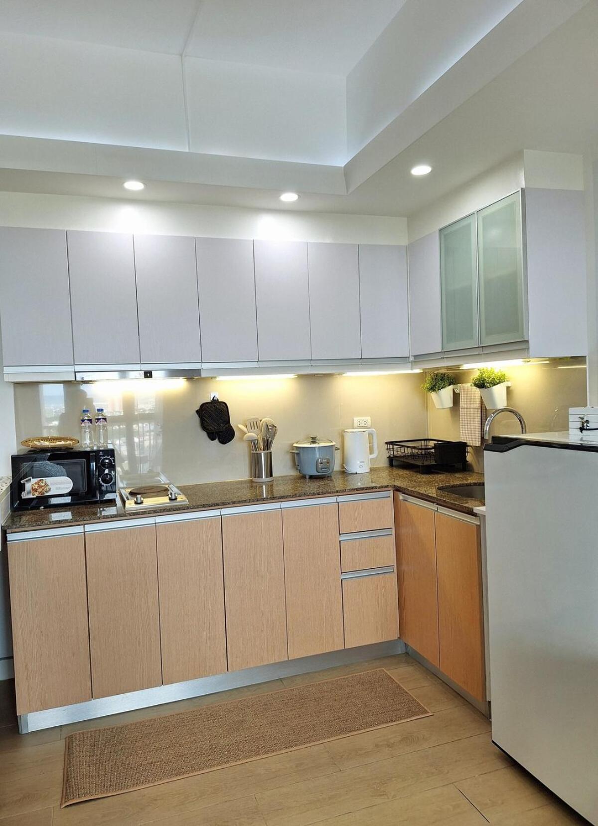 Luxury Coastal, Grand Canal View Apartment